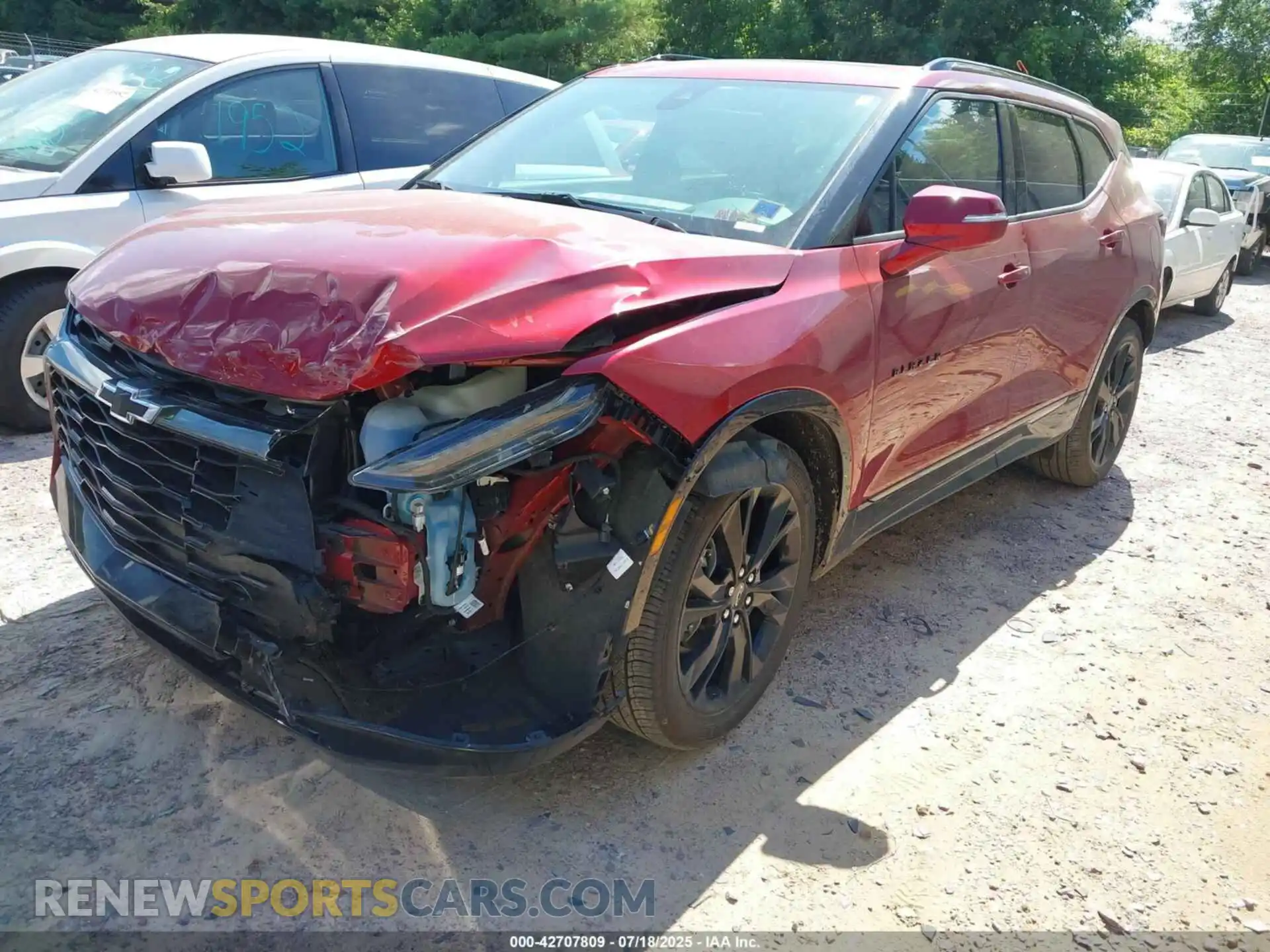 2 Photograph of a damaged car 3GNKBKRSXNS145783 CHEVROLET BLAZER 2022