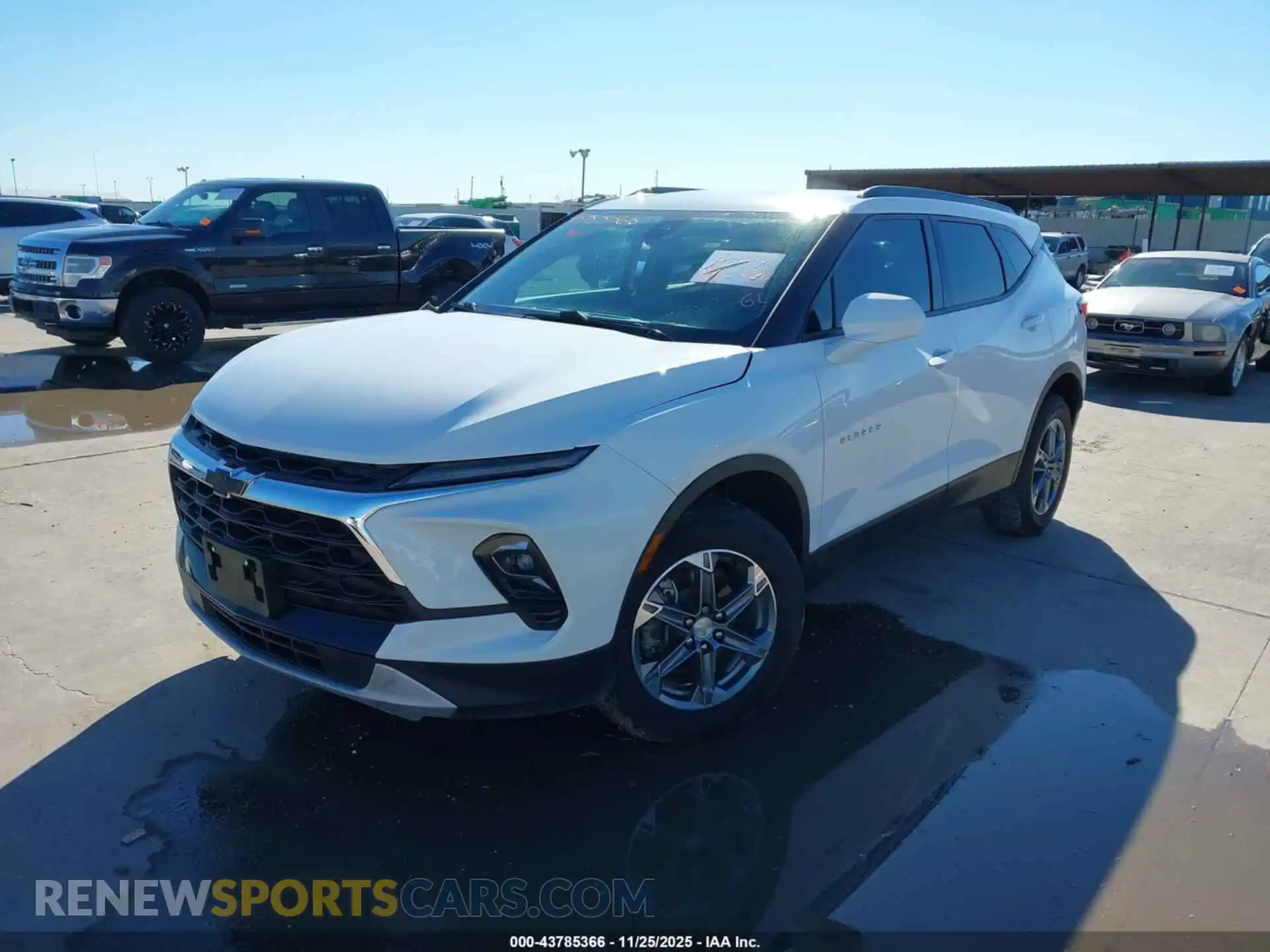 2 Photograph of a damaged car 3GNKBCR4XPS141467 CHEVROLET BLAZER 2023