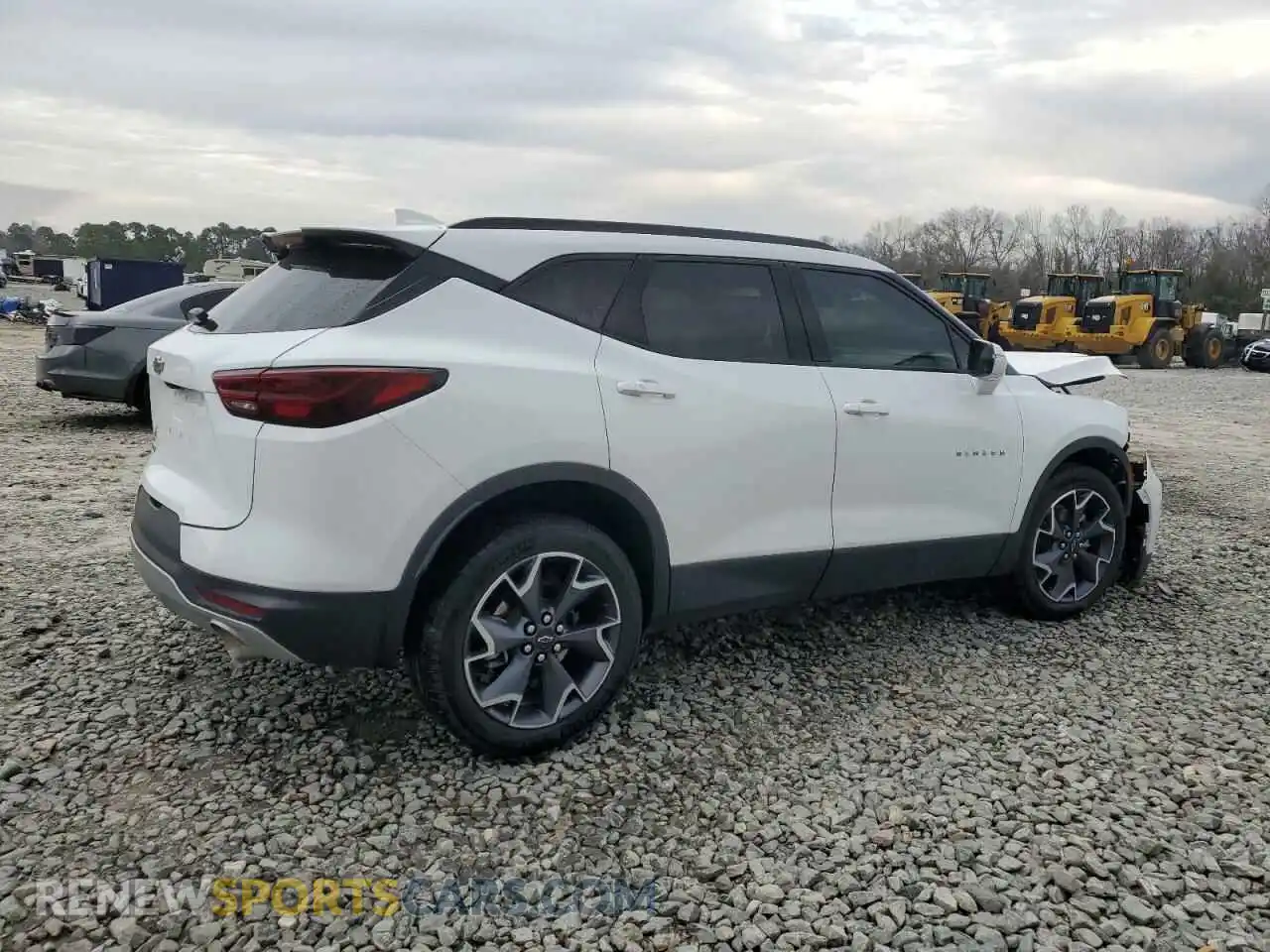 3 Фотография поврежденного автомобиля 3GNKBDR47PS185075 CHEVROLET BLAZER 2023
