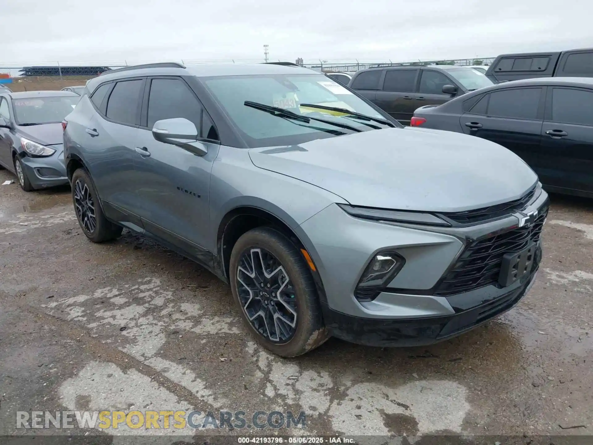 1 Photograph of a damaged car 3GNKBERS1PS225588 CHEVROLET BLAZER 2023