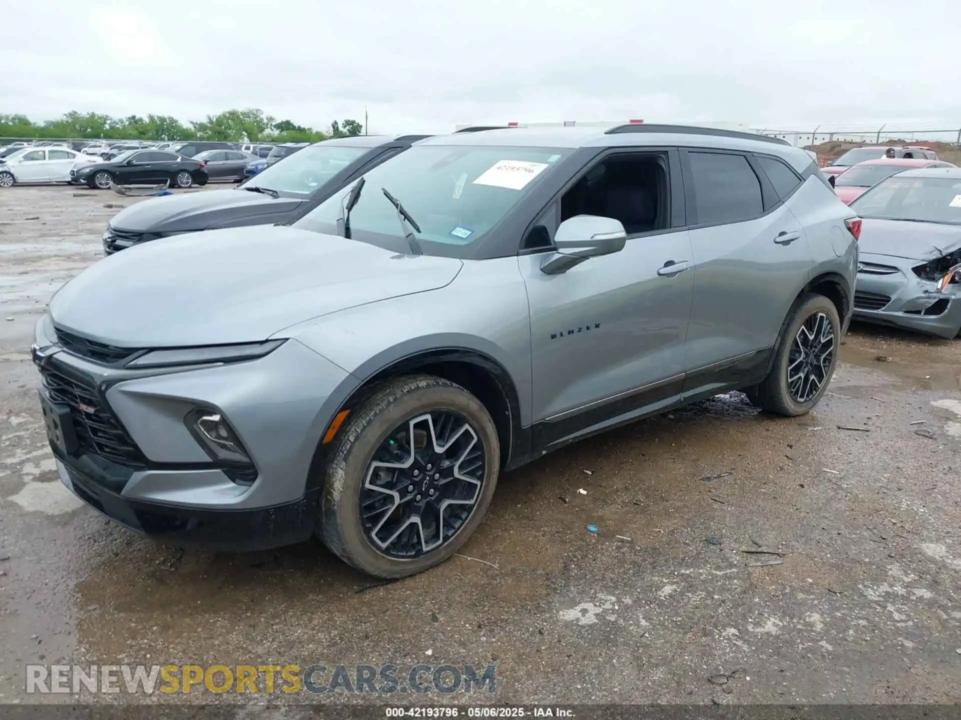 2 Photograph of a damaged car 3GNKBERS1PS225588 CHEVROLET BLAZER 2023