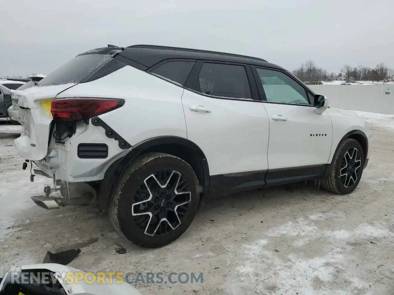 3 Photograph of a damaged car 3GNKBERS1PS233335 CHEVROLET BLAZER 2023