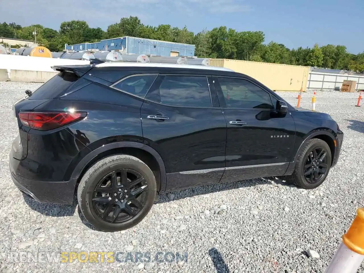 3 Photograph of a damaged car 3GNKBFRS8PS114817 CHEVROLET BLAZER 2023