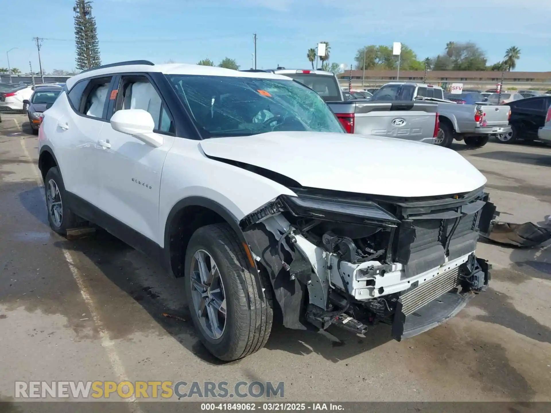 1 Photograph of a damaged car 3GNKBHR40PS223544 CHEVROLET BLAZER 2023