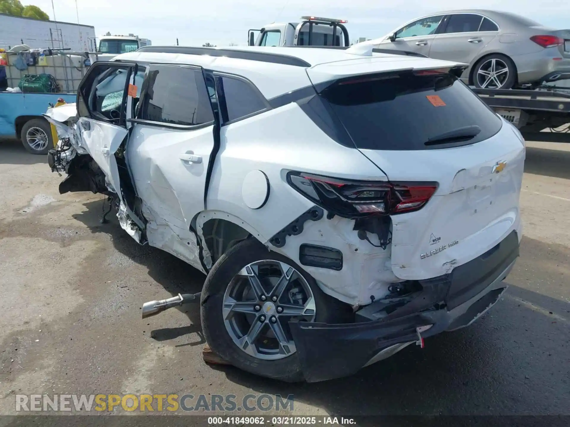 3 Photograph of a damaged car 3GNKBHR40PS223544 CHEVROLET BLAZER 2023