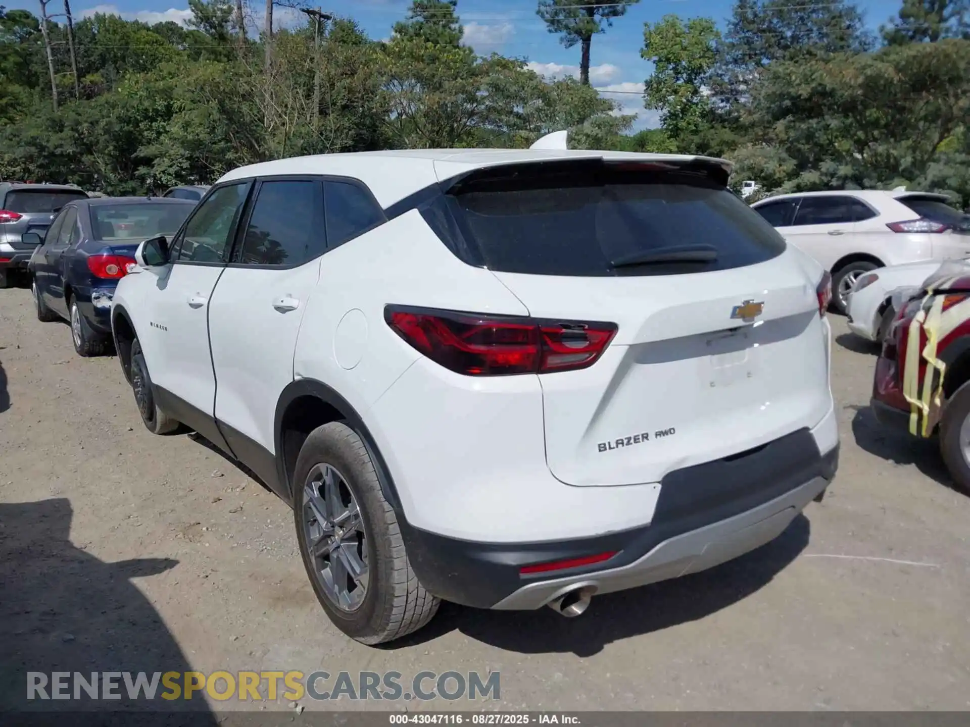 3 Photograph of a damaged car 3GNKBHR41PS203223 CHEVROLET BLAZER 2023