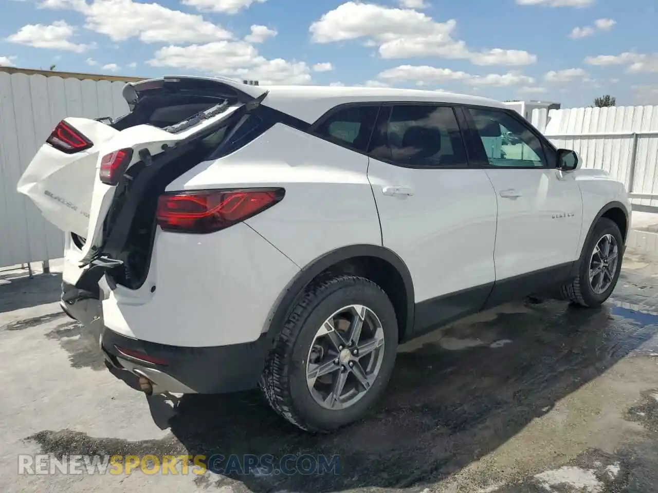 3 Photograph of a damaged car 3GNKBHR41PS203237 CHEVROLET BLAZER 2023