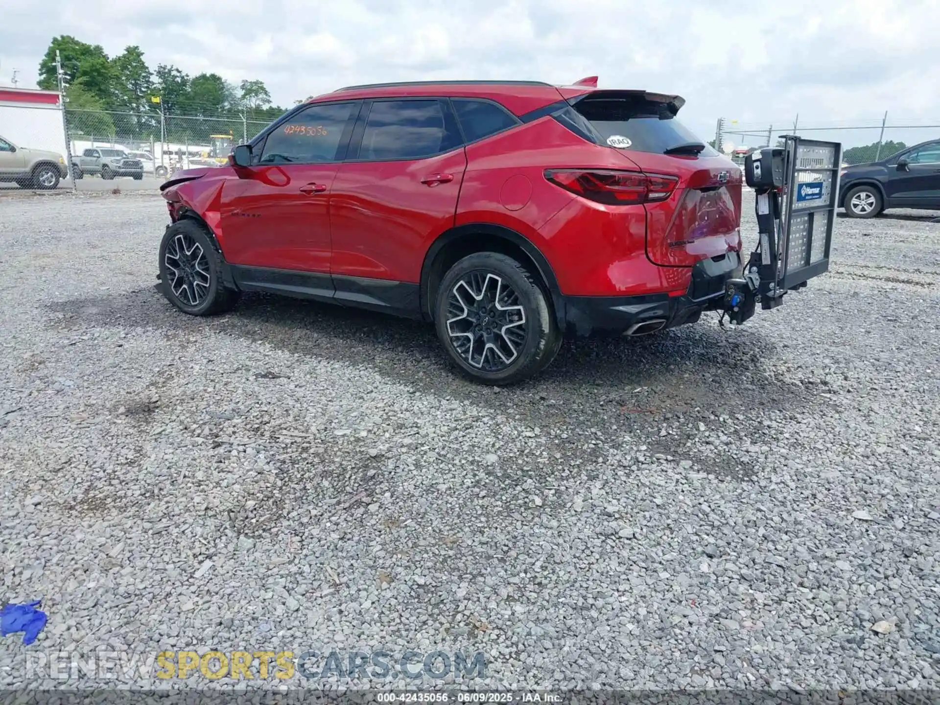 3 Photograph of a damaged car 3GNKBKRS4PS128545 CHEVROLET BLAZER 2023