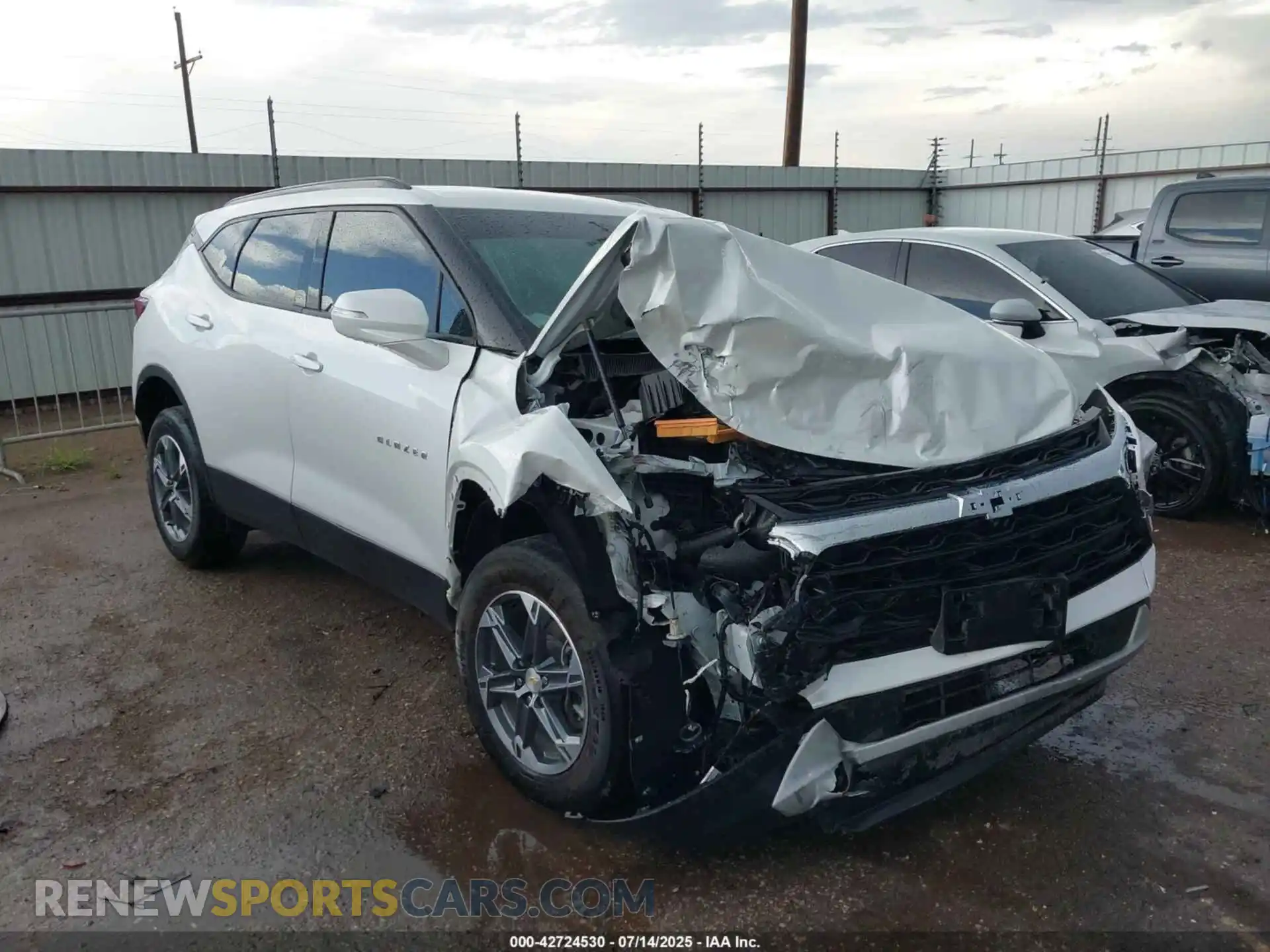1 Photograph of a damaged car 3GNKBDR40RS199077 CHEVROLET BLAZER 2024