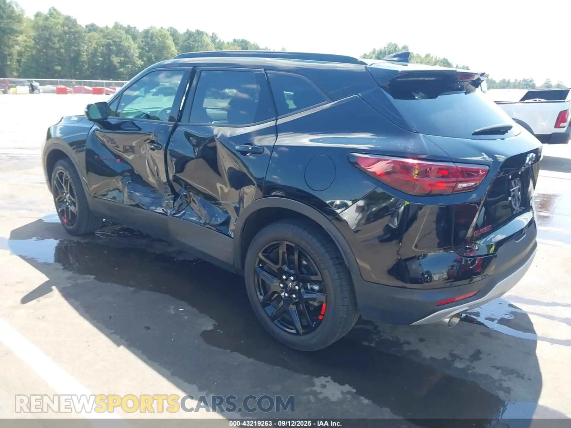 3 Photograph of a damaged car 3GNKBDR44RS197963 CHEVROLET BLAZER 2024