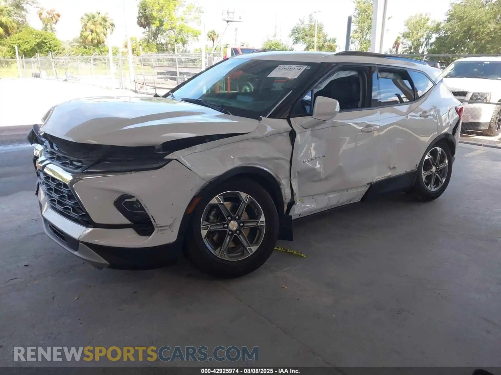 2 Photograph of a damaged car 3GNKBDR4XRS169553 CHEVROLET BLAZER 2024