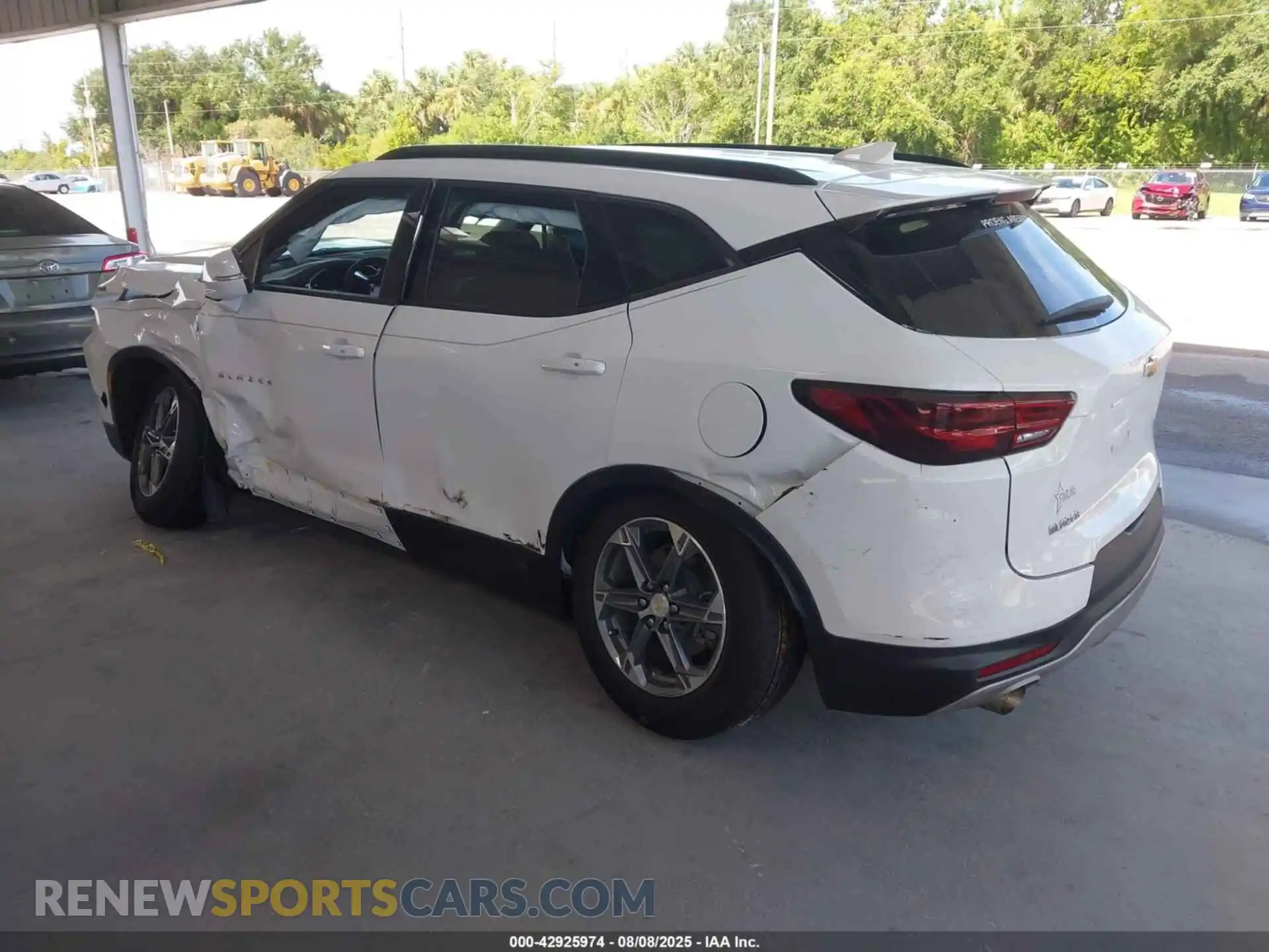 3 Photograph of a damaged car 3GNKBDR4XRS169553 CHEVROLET BLAZER 2024