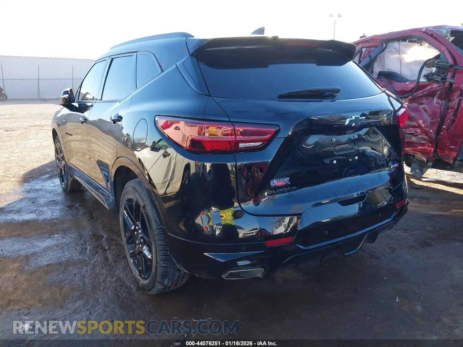 3 Photograph of a damaged car 3GNKBERS1RS266841 CHEVROLET BLAZER 2024