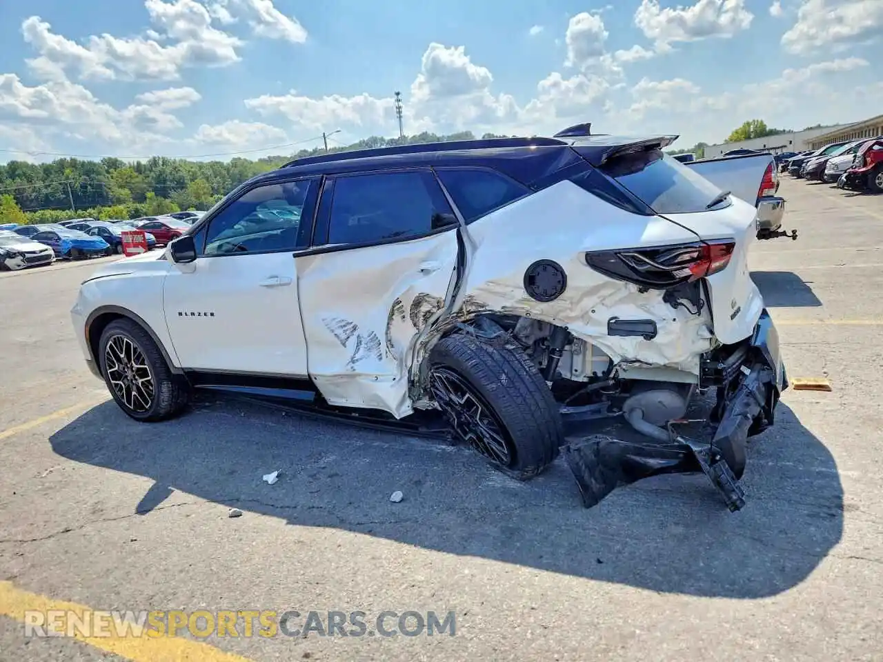 2 Photograph of a damaged car 3GNKBERS5RS188340 CHEVROLET BLAZER 2024