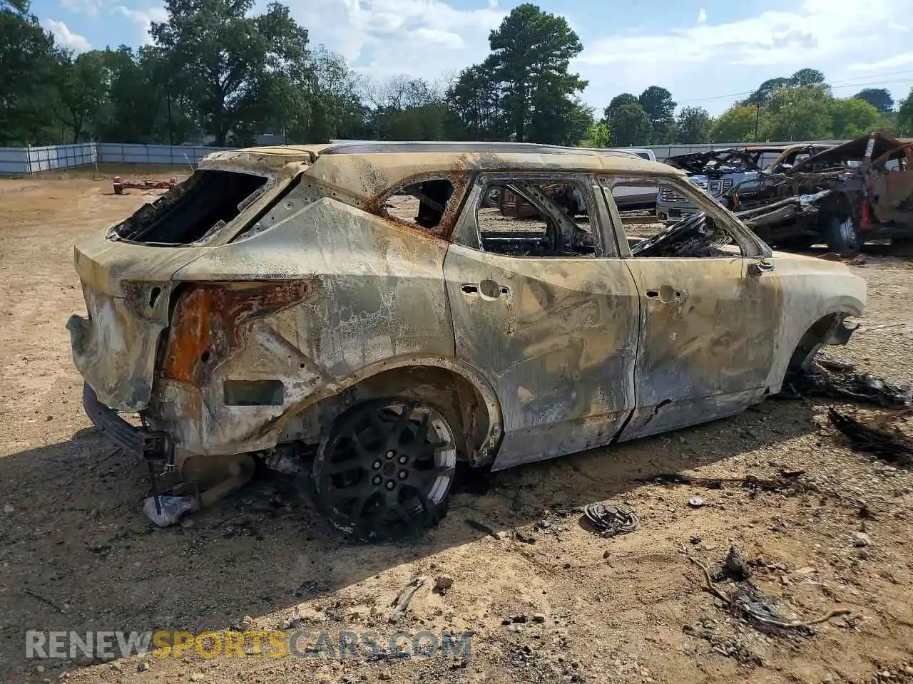 3 Photograph of a damaged car 3GNKBERS5RS210398 CHEVROLET BLAZER 2024