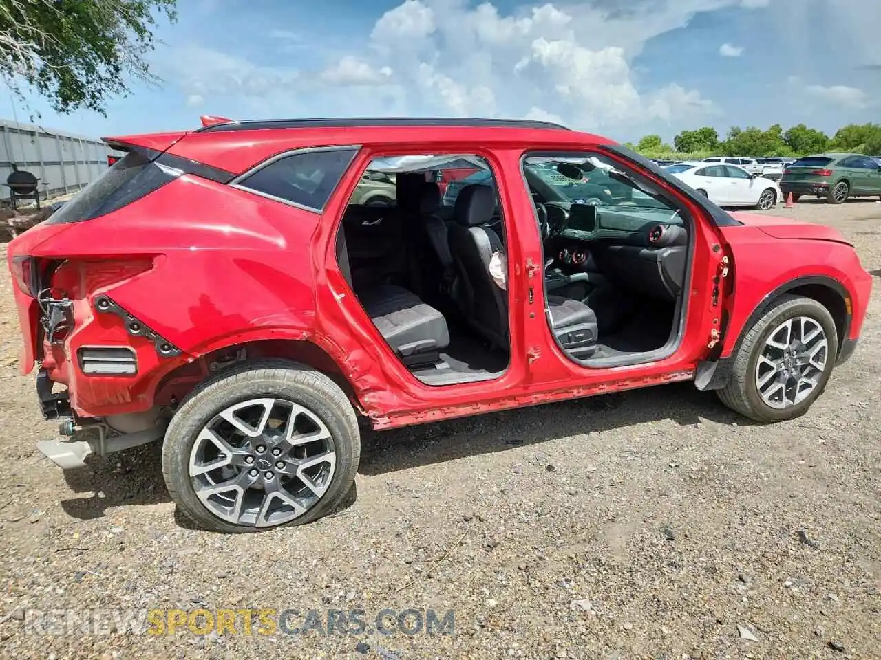 3 Photograph of a damaged car 3GNKBERS8RS184492 CHEVROLET BLAZER 2024