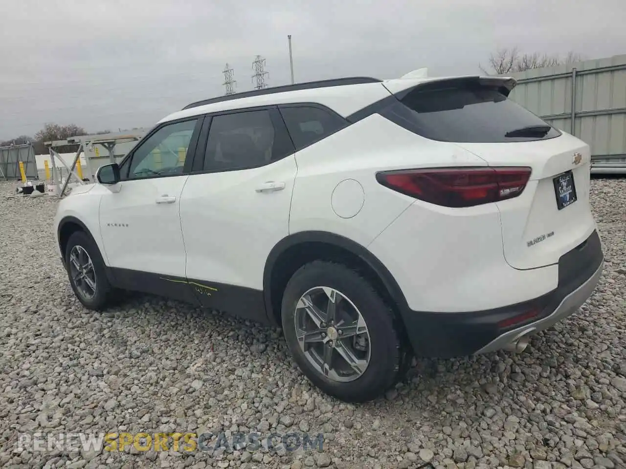2 Photograph of a damaged car 3GNKBHR43RS232905 CHEVROLET BLAZER 2024