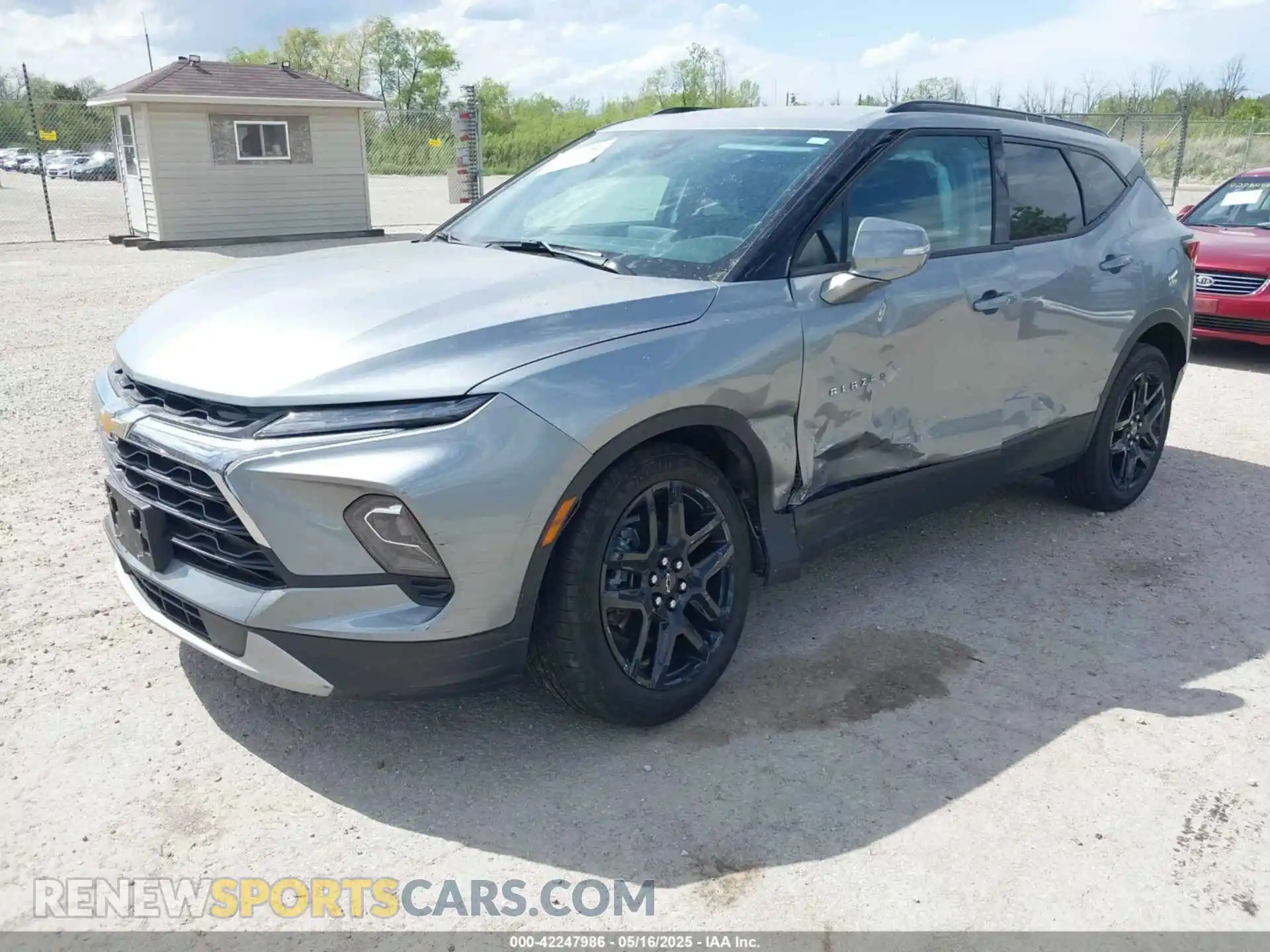 2 Photograph of a damaged car 3GNKBJRS4RS128378 CHEVROLET BLAZER 2024