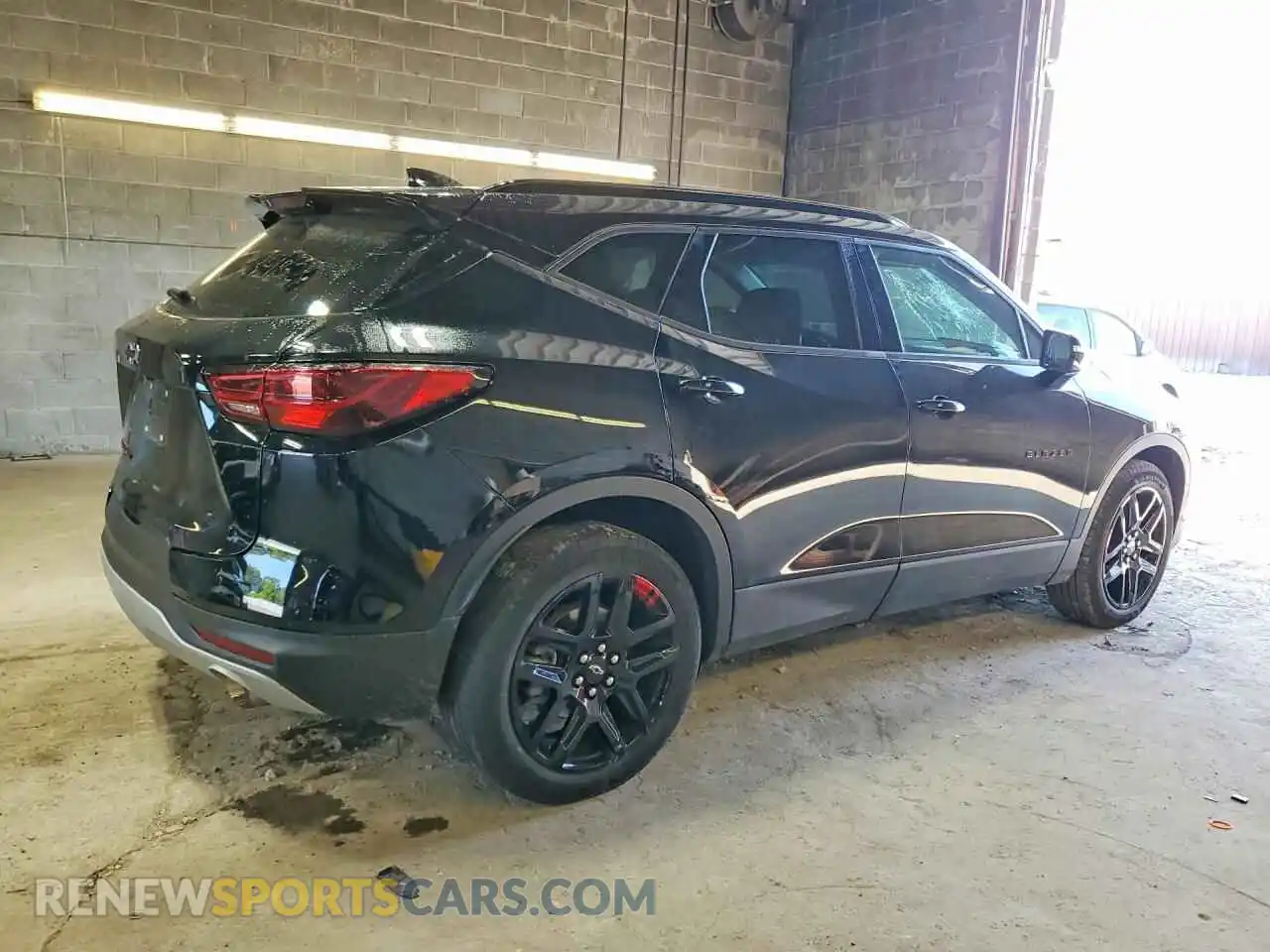 3 Photograph of a damaged car 3GNKBJRSXRS161790 CHEVROLET BLAZER 2024
