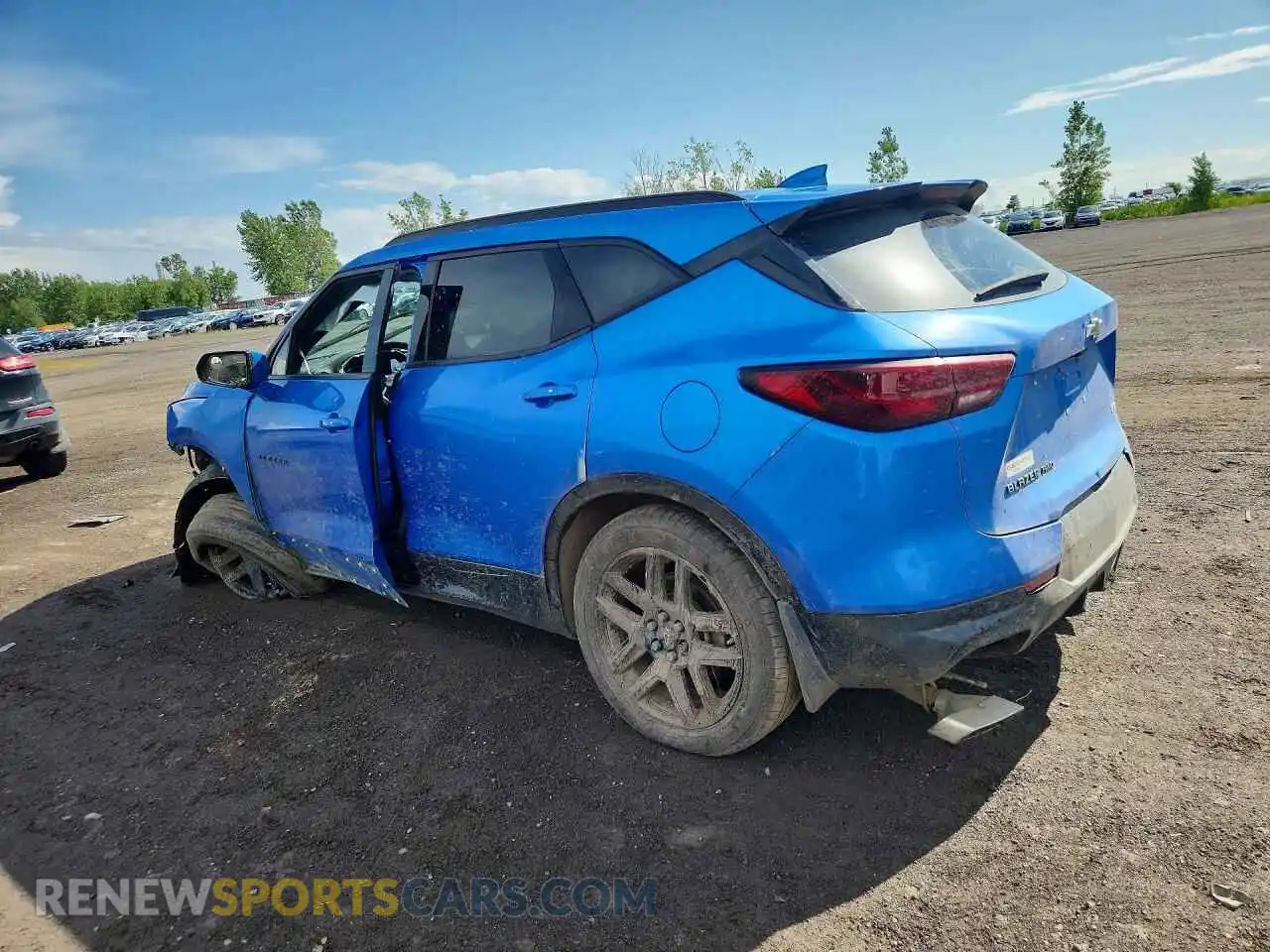 2 Фотография поврежденного автомобиля 3GNKBKRS4RS198386 CHEVROLET BLAZER 2024