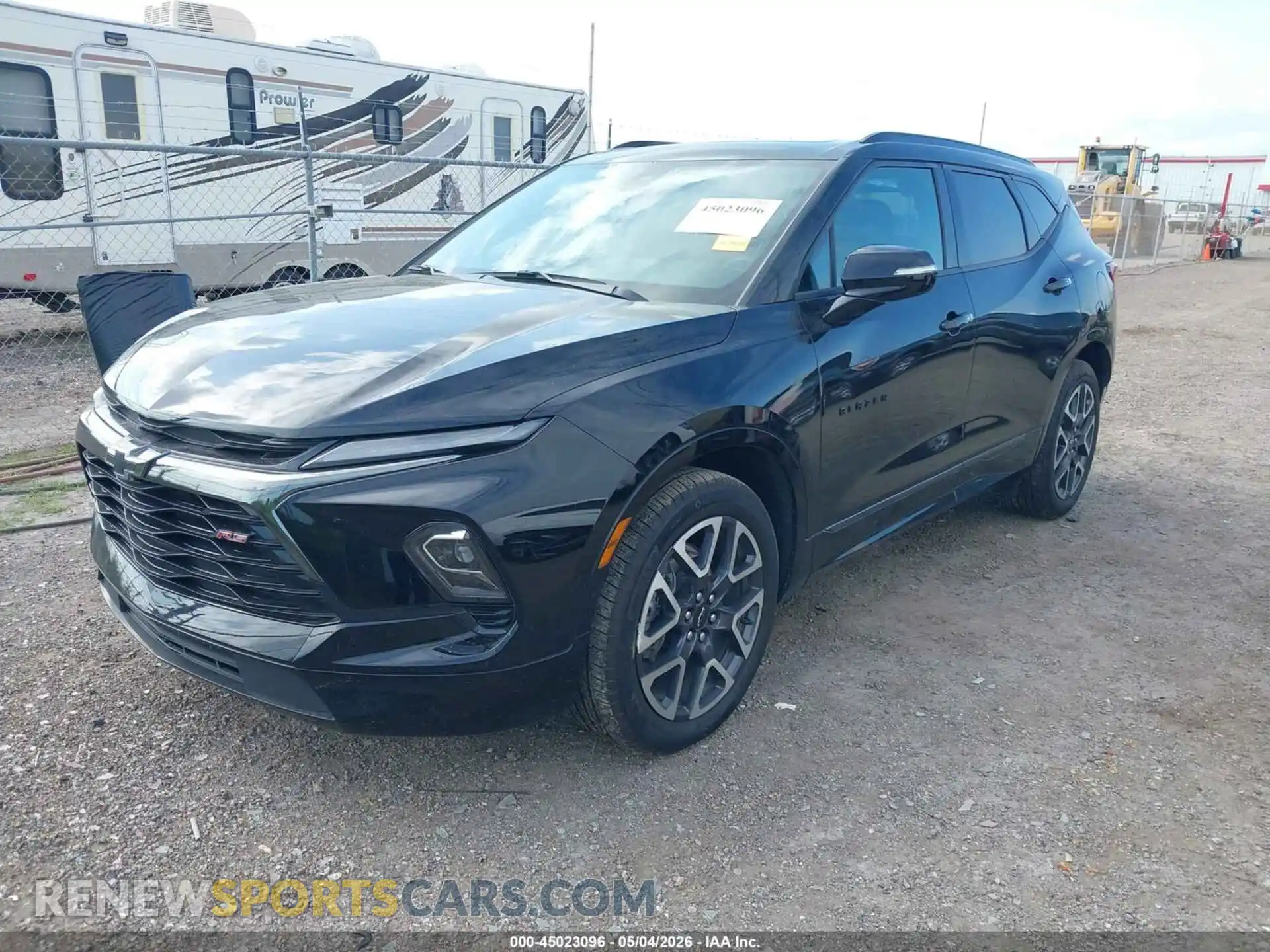 2 fotografías del automóvil dañado 3GNKBKRS4RS201920 CHEVROLET BLAZER 2024