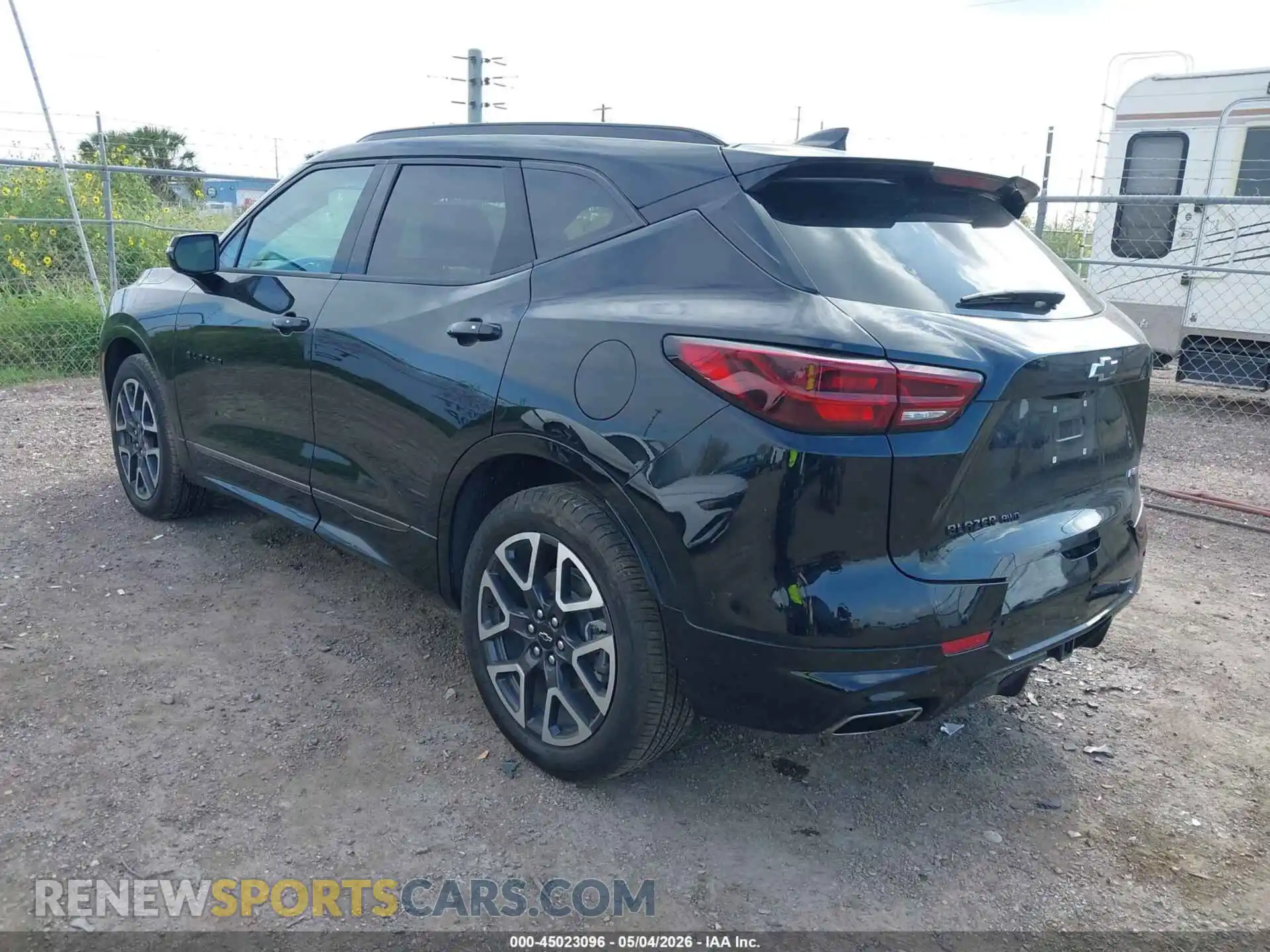 3 fotografías del automóvil dañado 3GNKBKRS4RS201920 CHEVROLET BLAZER 2024