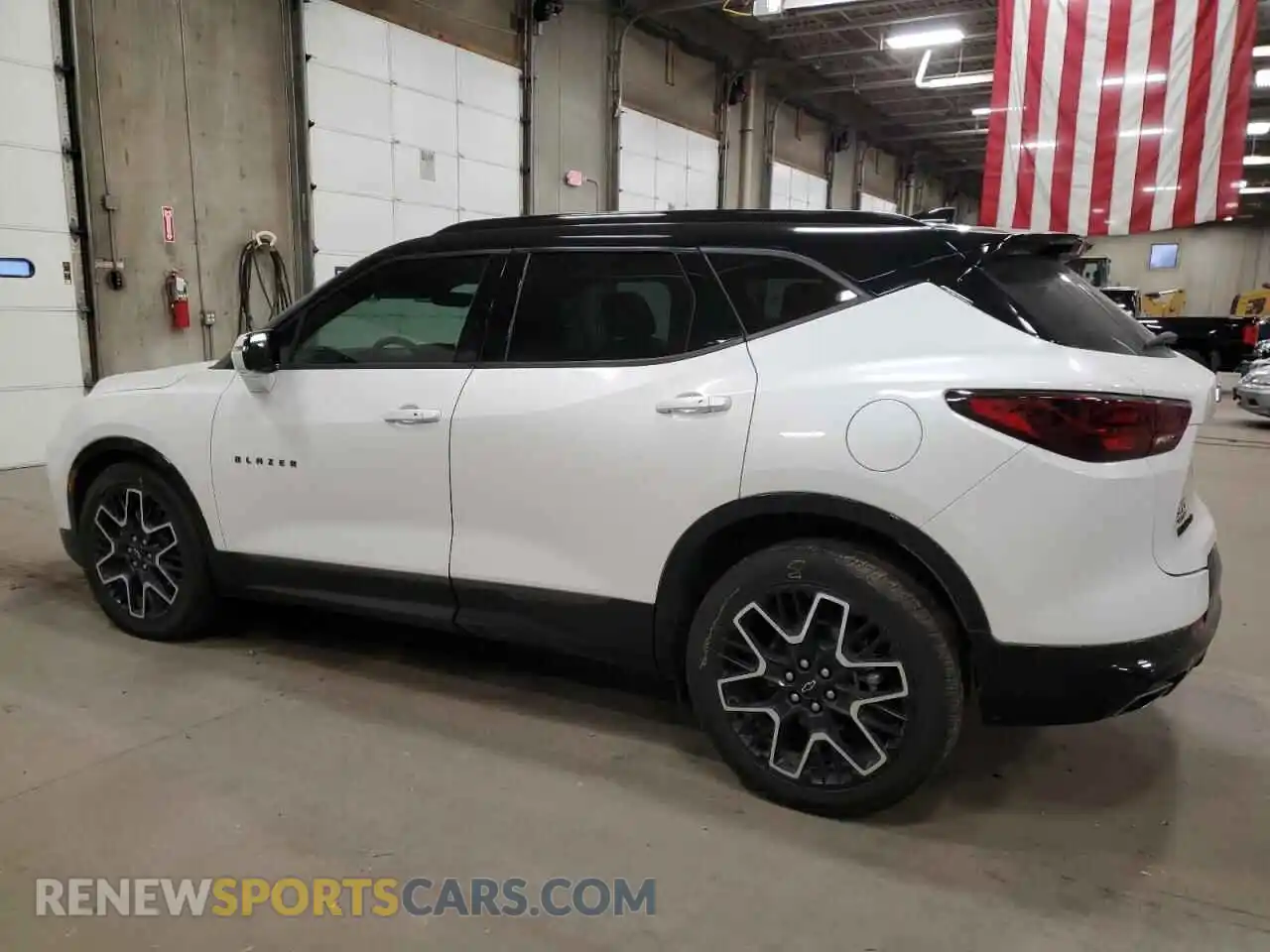 2 Photograph of a damaged car 3GNKBKRS4RS272762 CHEVROLET BLAZER 2024