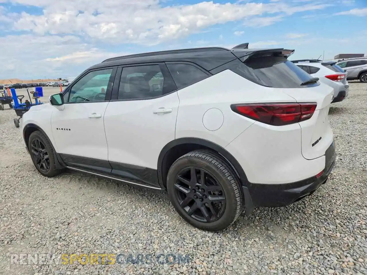 2 Photograph of a damaged car 3GNKBKRS5RS154770 CHEVROLET BLAZER 2024