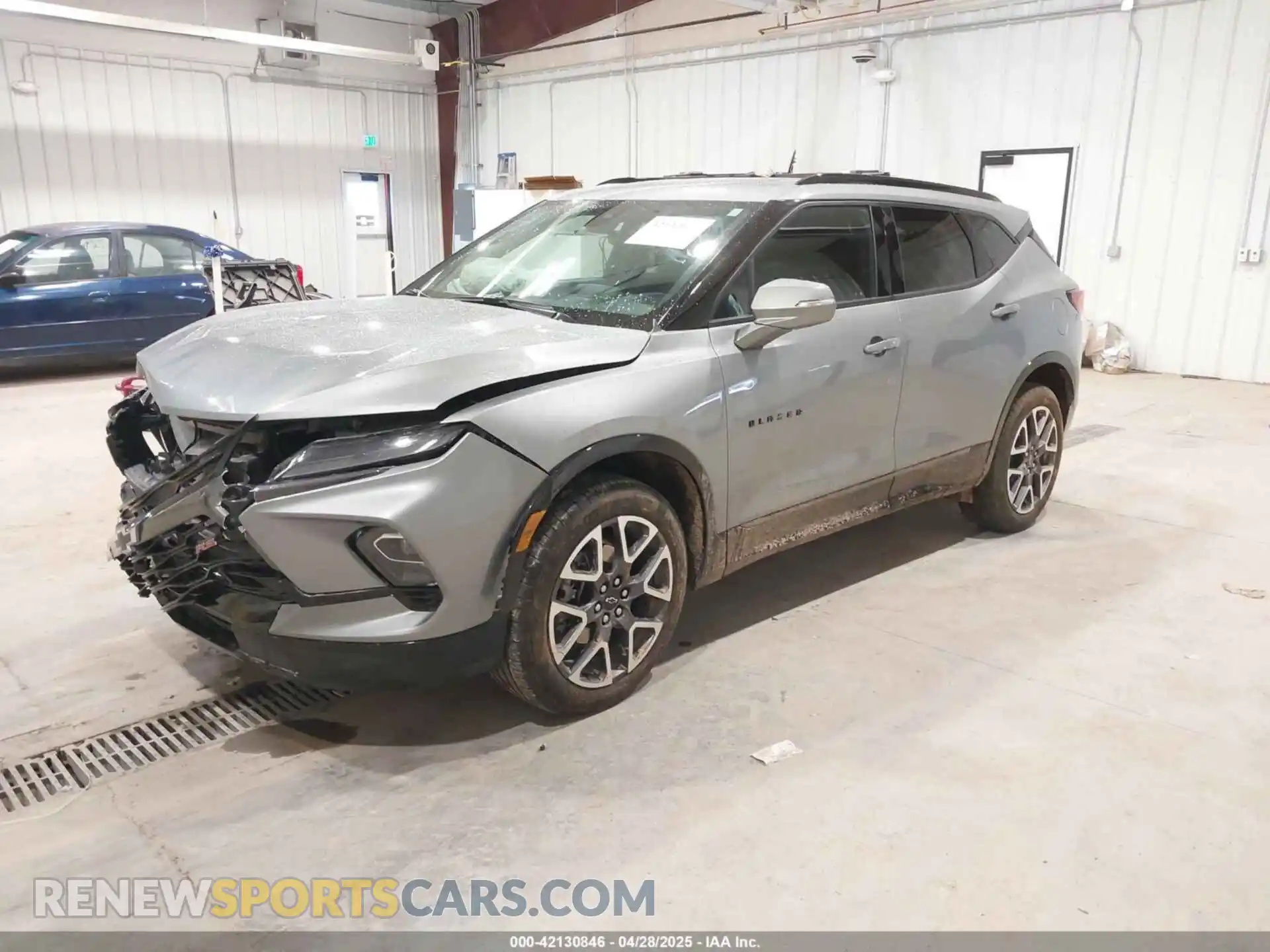 2 Photograph of a damaged car 3GNKBKRS7RS133533 CHEVROLET BLAZER 2024