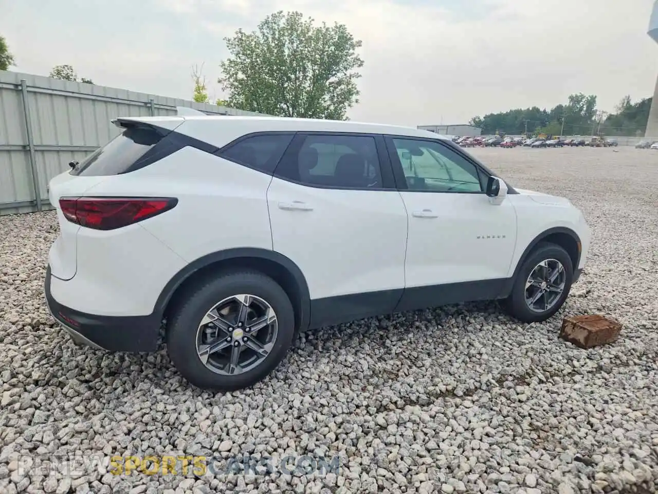 3 Photograph of a damaged car 3GNKBCR41SS189593 CHEVROLET BLAZER 2025