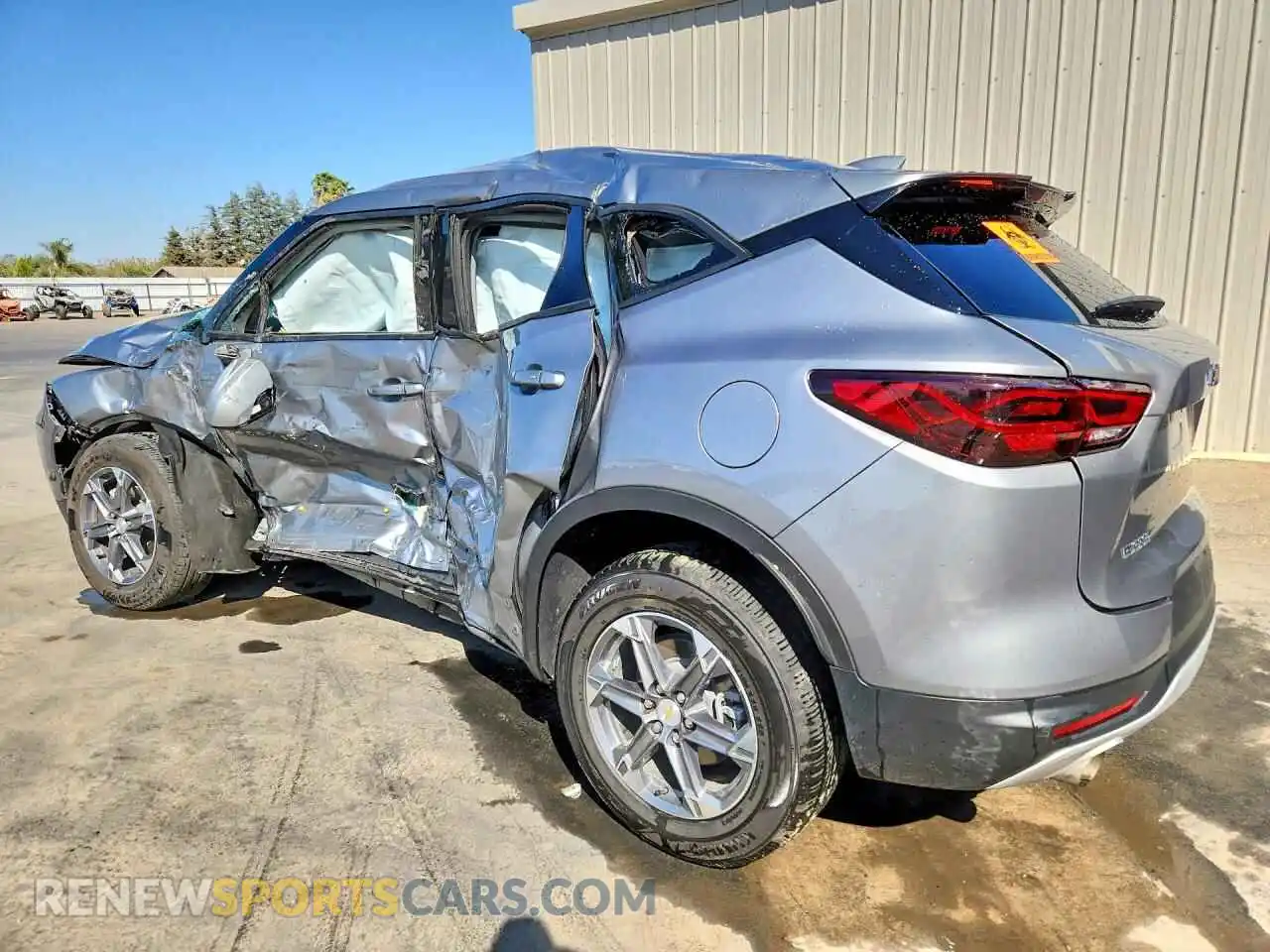 2 Photograph of a damaged car 3GNKBCR4XSS262184 CHEVROLET BLAZER 2025