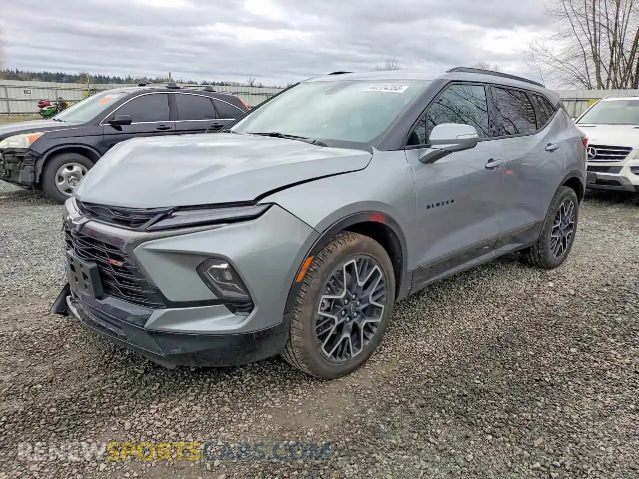 1 Фотография поврежденного автомобиля 3GNKBERS3SS110175 CHEVROLET BLAZER 2025