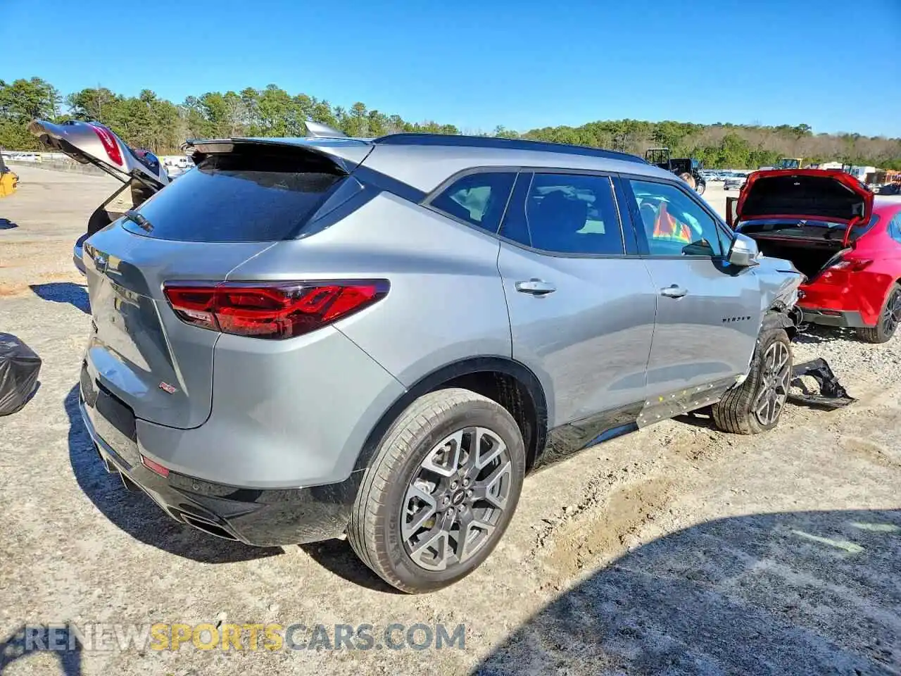 3 Photograph of a damaged car 3GNKBERS3SS137828 CHEVROLET BLAZER 2025