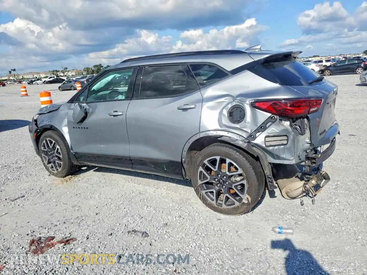 2 Photograph of a damaged car 3GNKBERS3SS186673 CHEVROLET BLAZER 2025