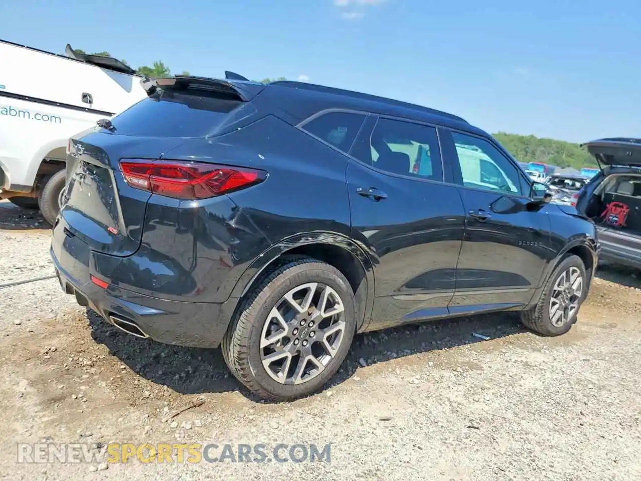 3 Photograph of a damaged car 3GNKBERS5SS233363 CHEVROLET BLAZER 2025