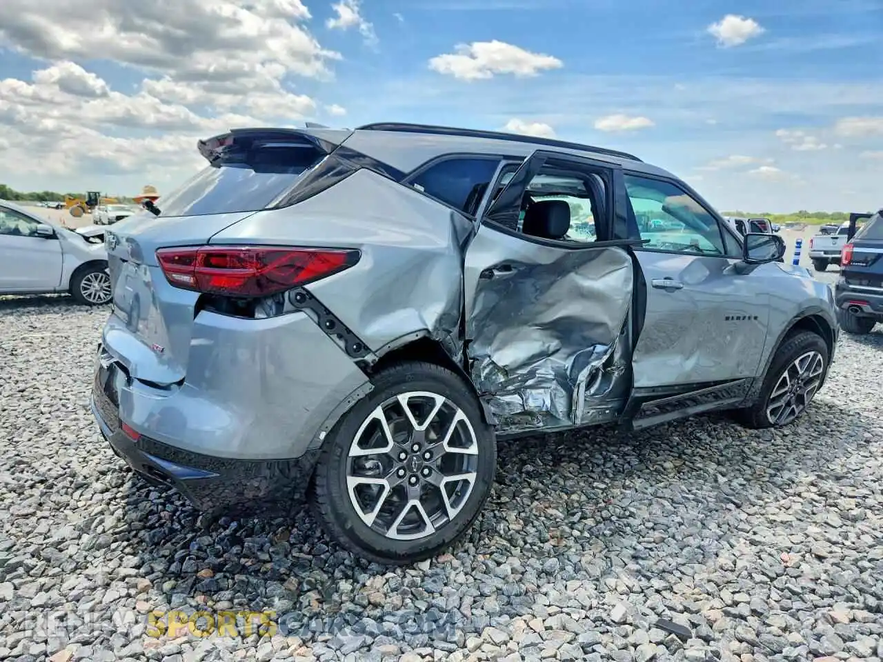 3 Photograph of a damaged car 3GNKBERS6SS239608 CHEVROLET BLAZER 2025