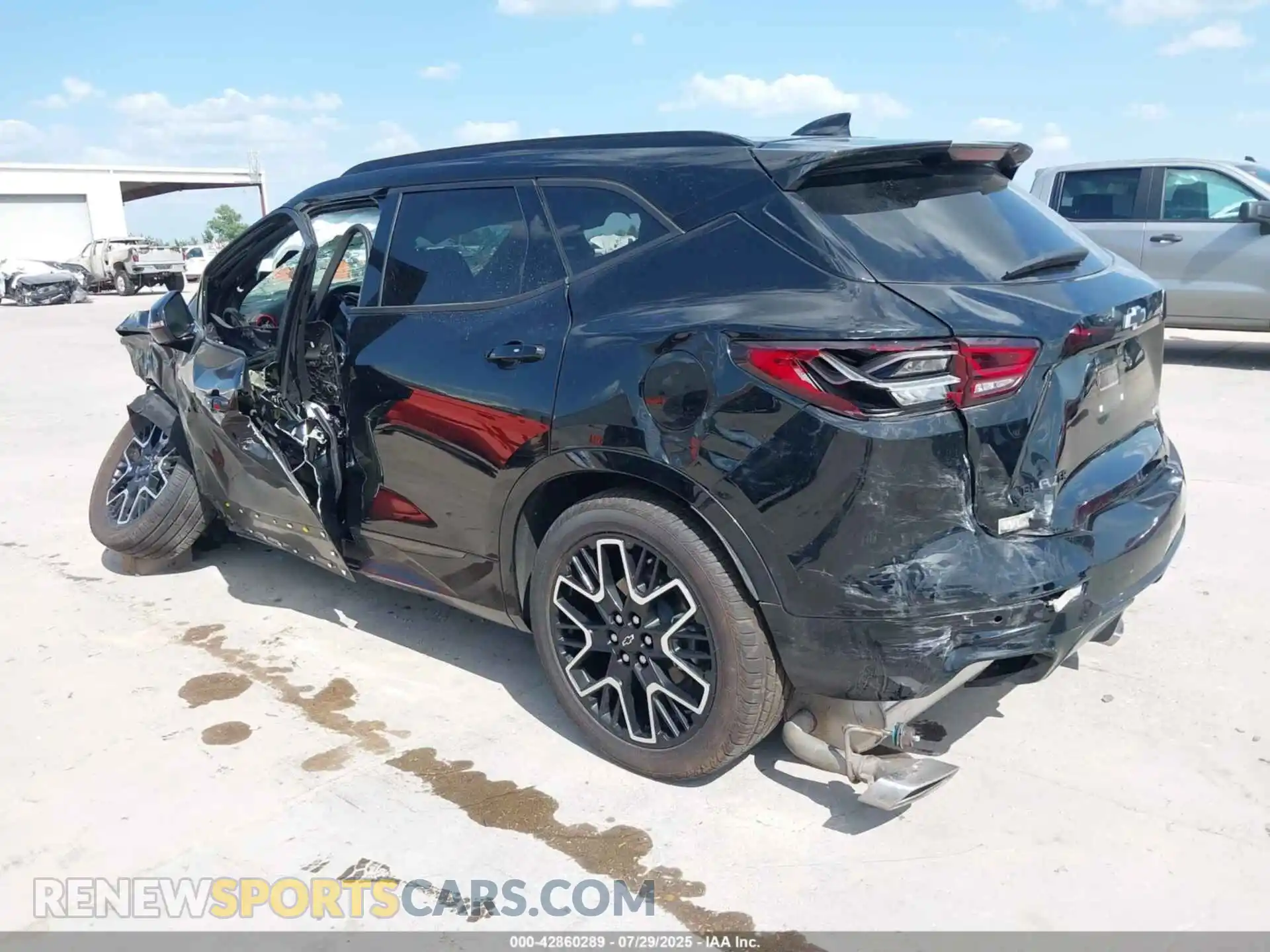 3 fotografías del automóvil dañado 3GNKBERS7SS103231 CHEVROLET BLAZER 2025