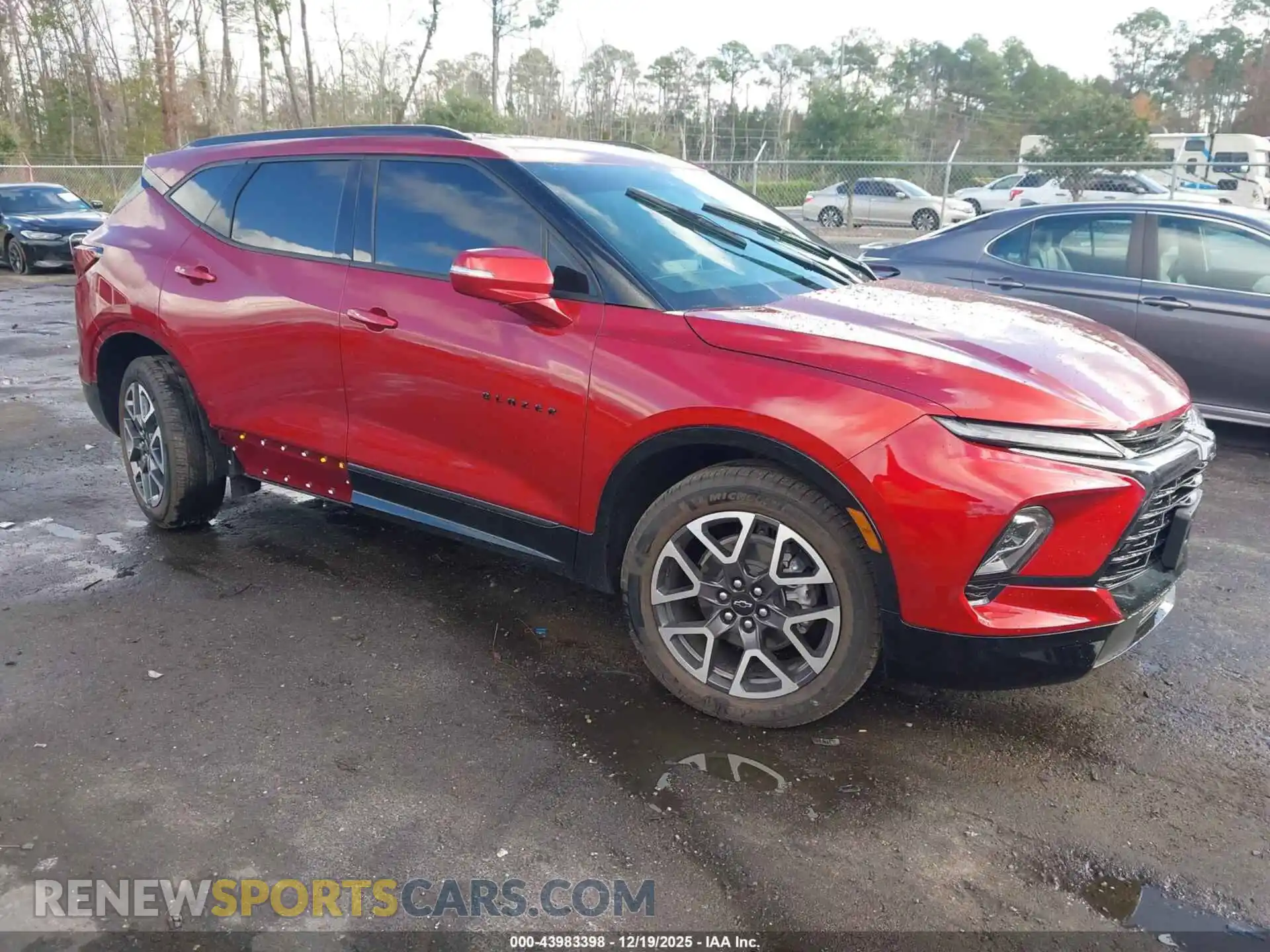 1 Photograph of a damaged car 3GNKBERS7SS113922 CHEVROLET BLAZER 2025