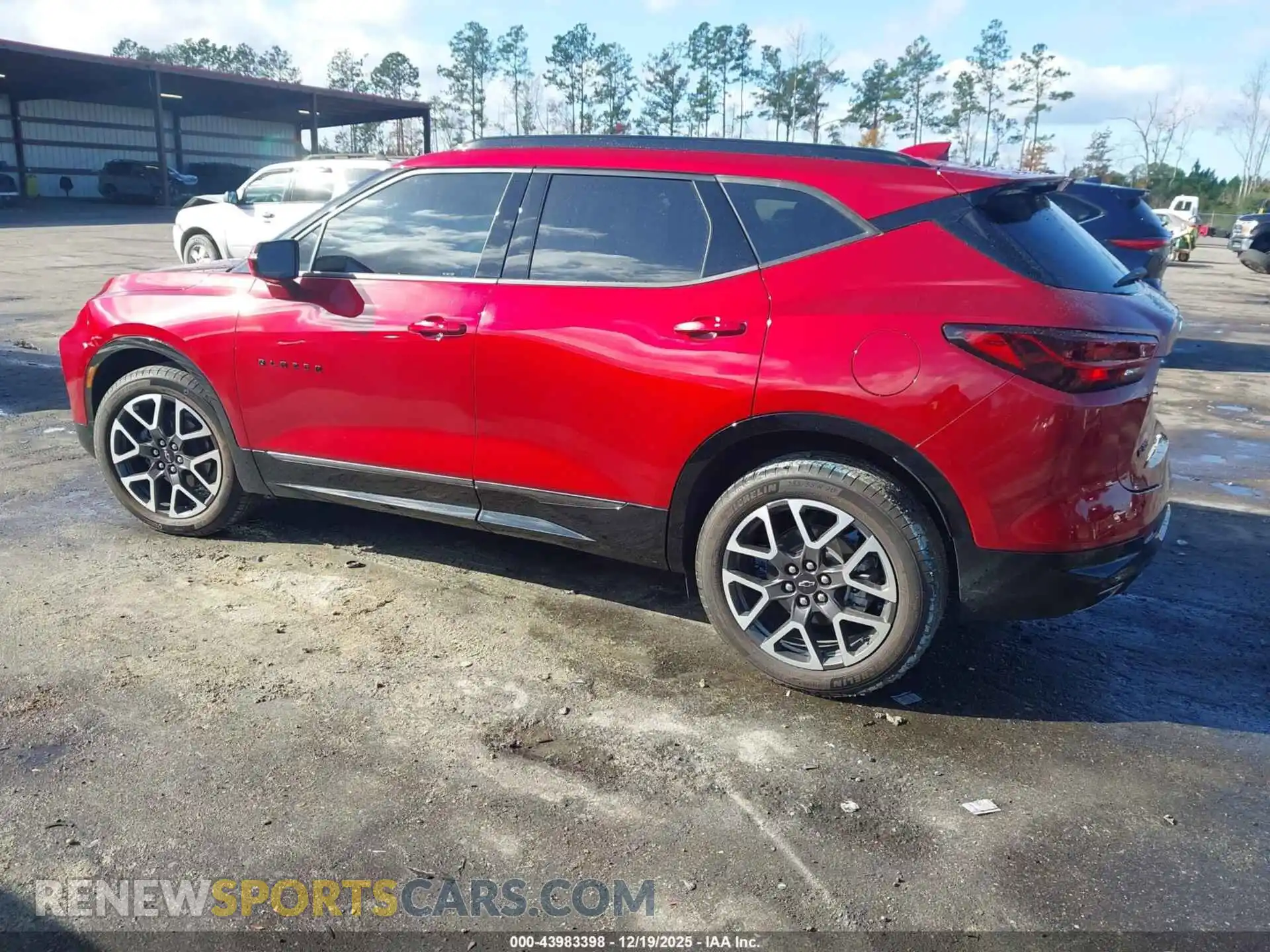 3 Photograph of a damaged car 3GNKBERS7SS113922 CHEVROLET BLAZER 2025