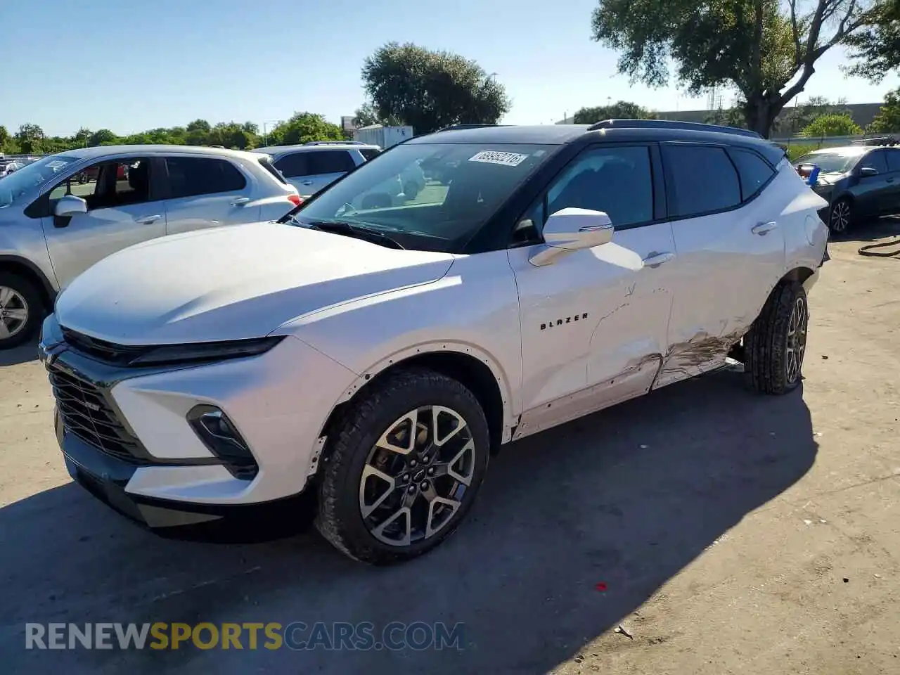 1 Photograph of a damaged car 3GNKBERS8SS162496 CHEVROLET BLAZER 2025