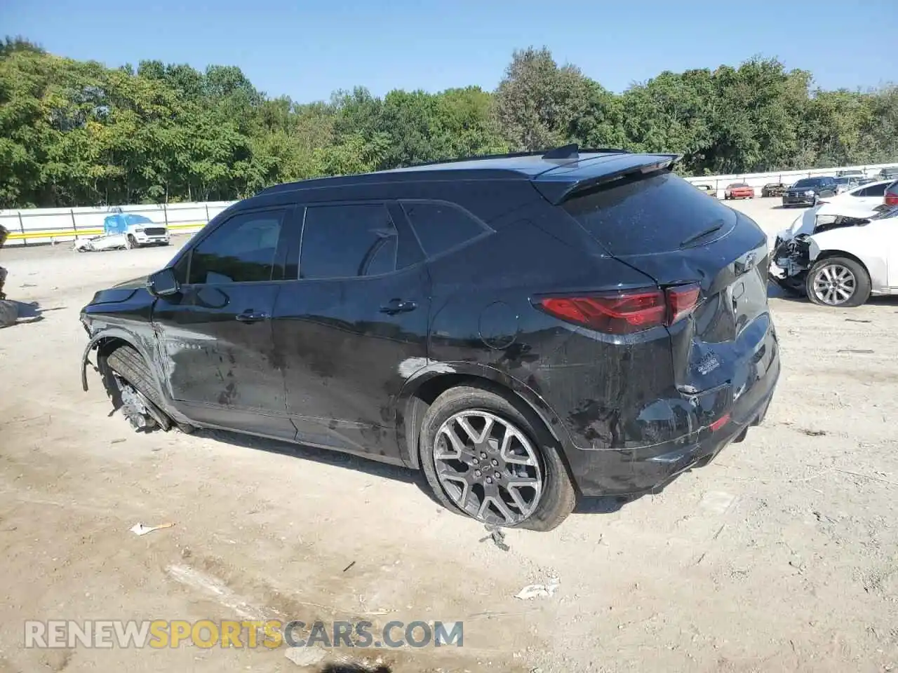 2 Photograph of a damaged car 3GNKBERS9SS128941 CHEVROLET BLAZER 2025