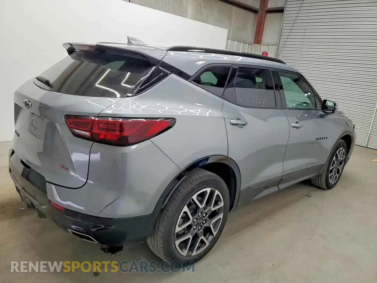 3 Фотография поврежденного автомобиля 3GNKBERSXSS202609 CHEVROLET BLAZER 2025