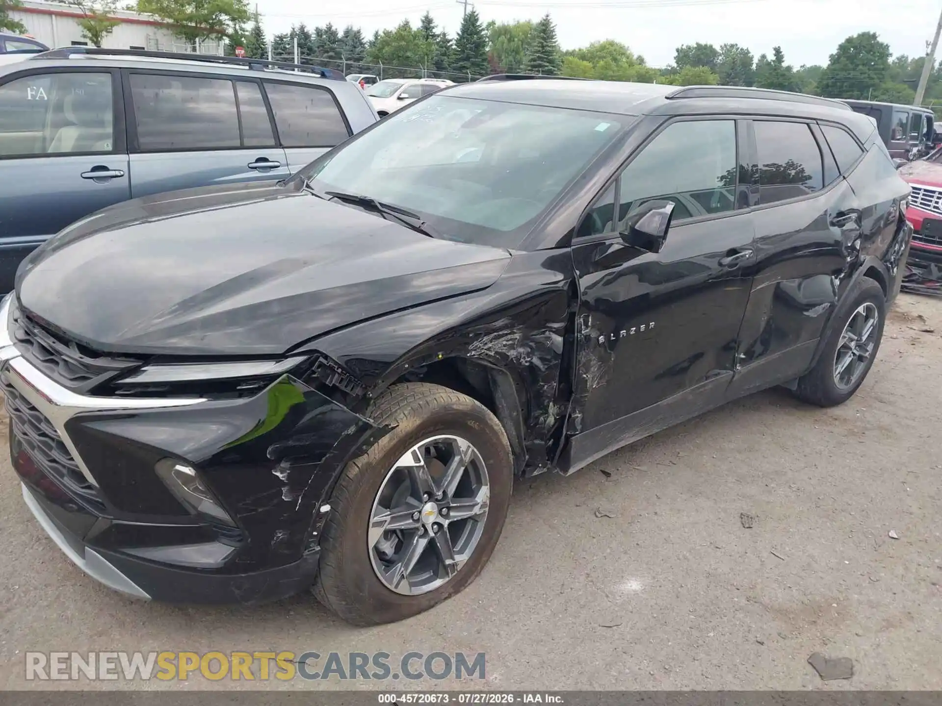 2 Photograph of a damaged car 3GNKBHR42SS118013 CHEVROLET BLAZER 2025