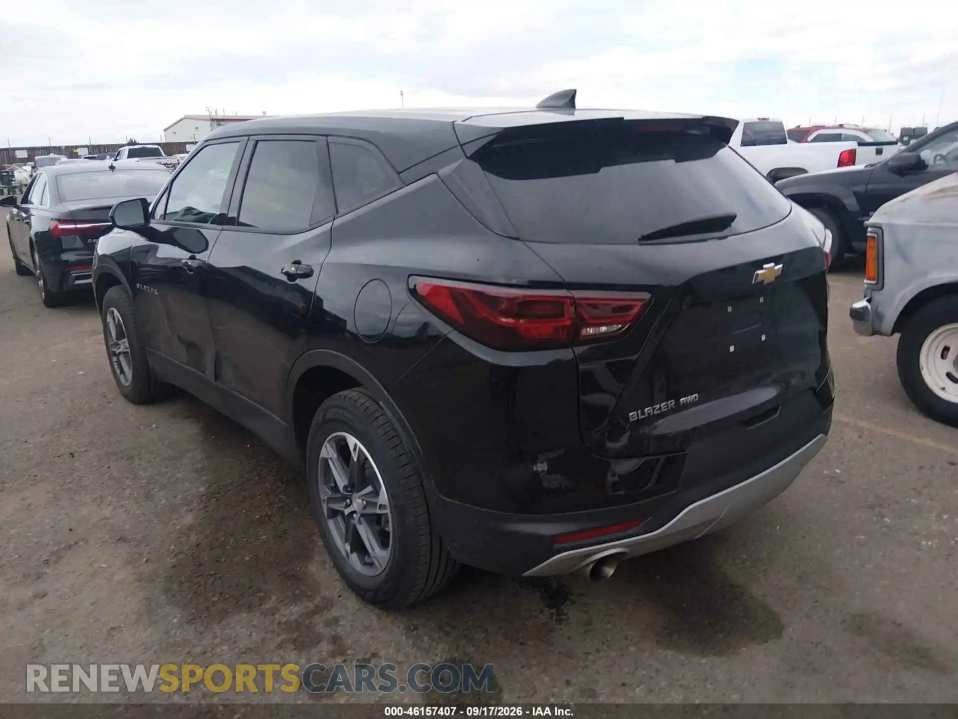 3 fotografías del automóvil dañado 3GNKBHR43SS171190 CHEVROLET BLAZER 2025