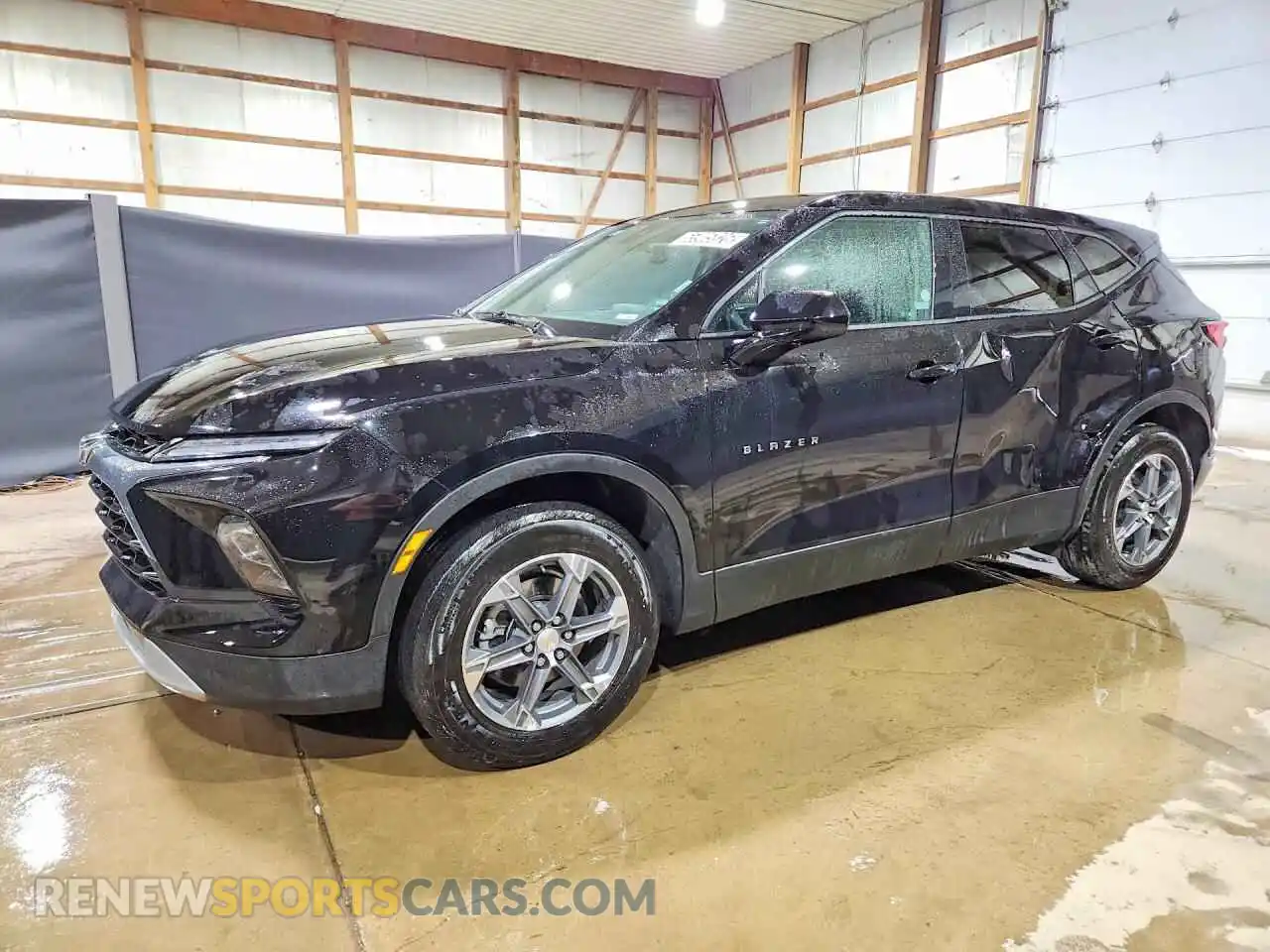 1 Фотография поврежденного автомобиля 3GNKBHR43SS218721 CHEVROLET BLAZER 2025