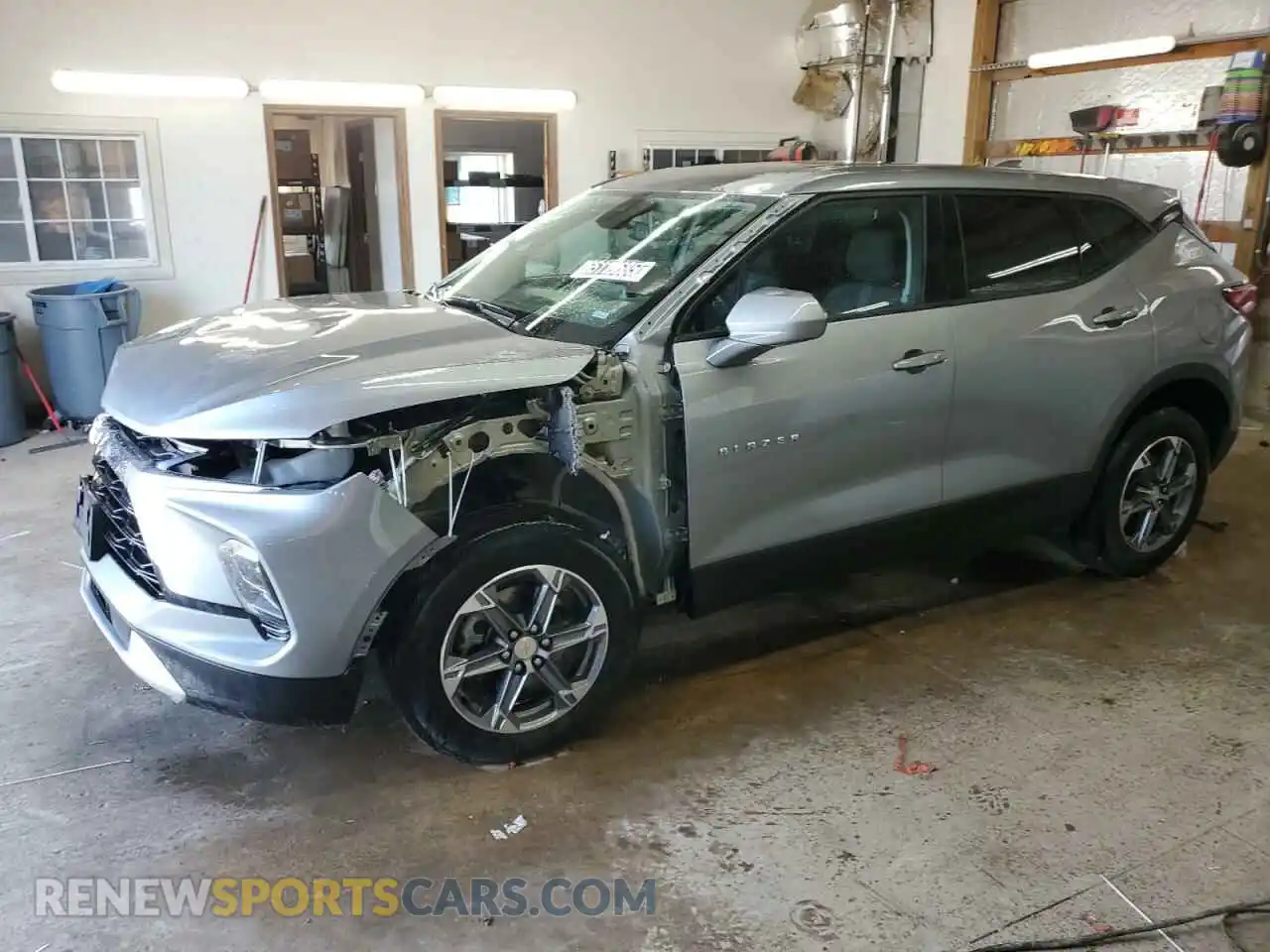 1 Photograph of a damaged car 3GNKBHR45SS130964 CHEVROLET BLAZER 2025