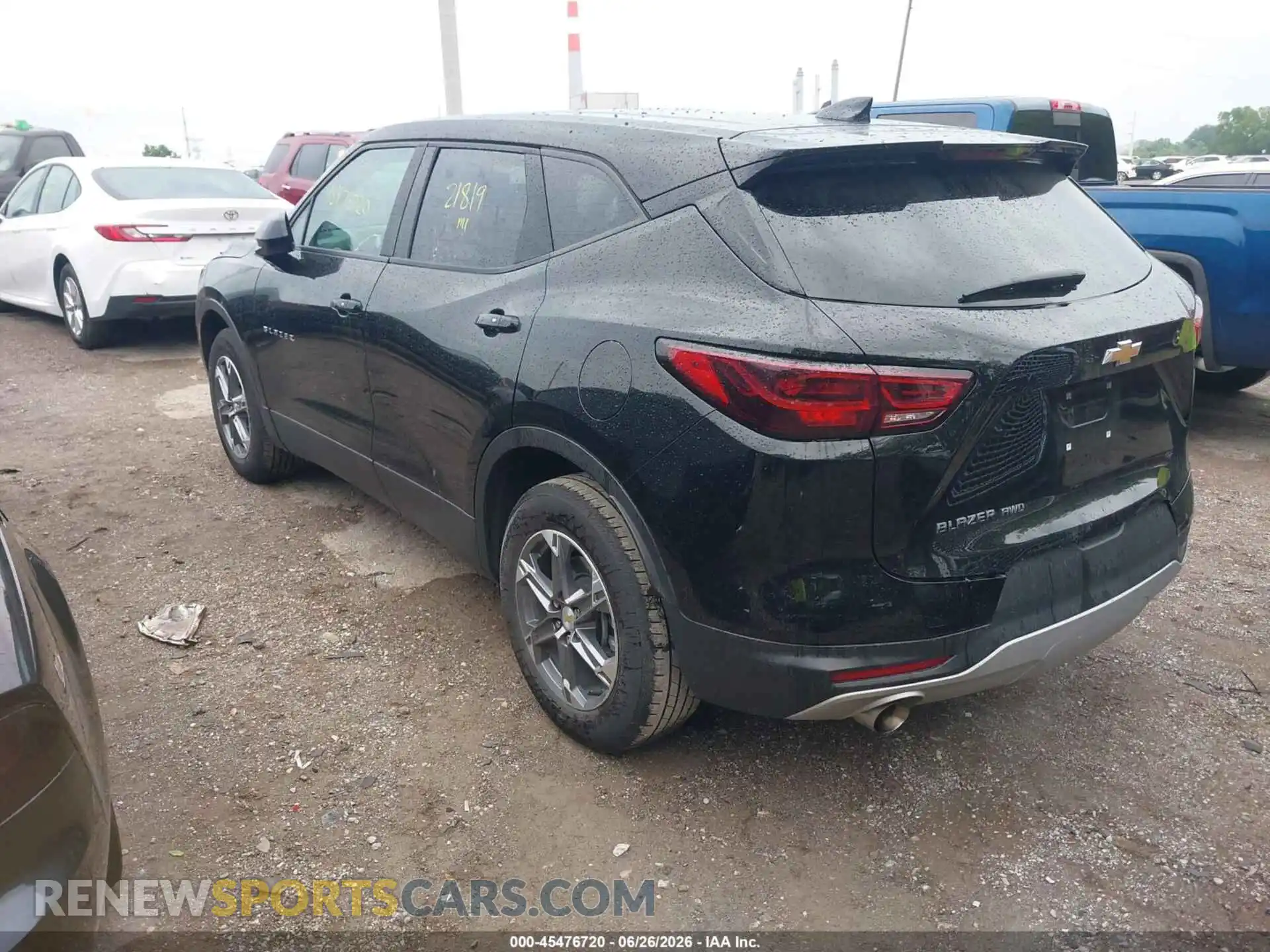 3 Photograph of a damaged car 3GNKBHR46SS247050 CHEVROLET BLAZER 2025