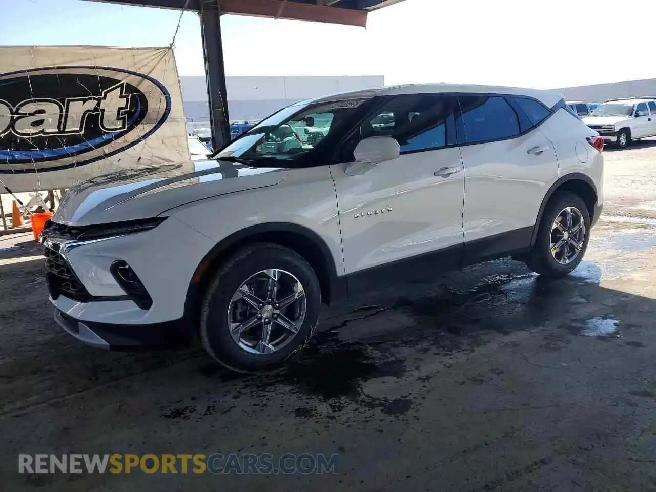 1 Photograph of a damaged car 3GNKBHR47SS202389 CHEVROLET BLAZER 2025