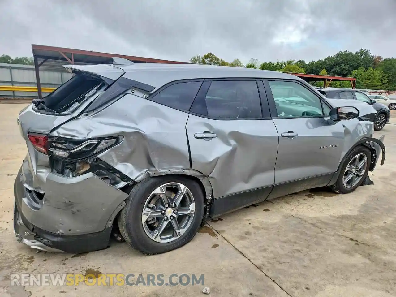 3 Photograph of a damaged car 3GNKBHR47SS206541 CHEVROLET BLAZER 2025