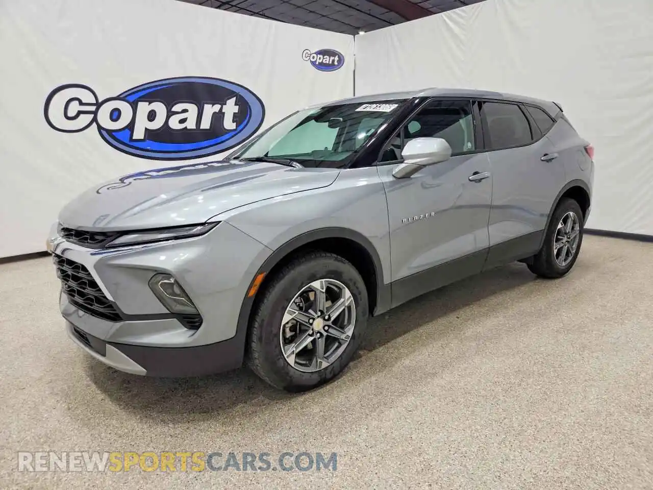 1 Фотография поврежденного автомобиля 3GNKBHR47SS206622 CHEVROLET BLAZER 2025